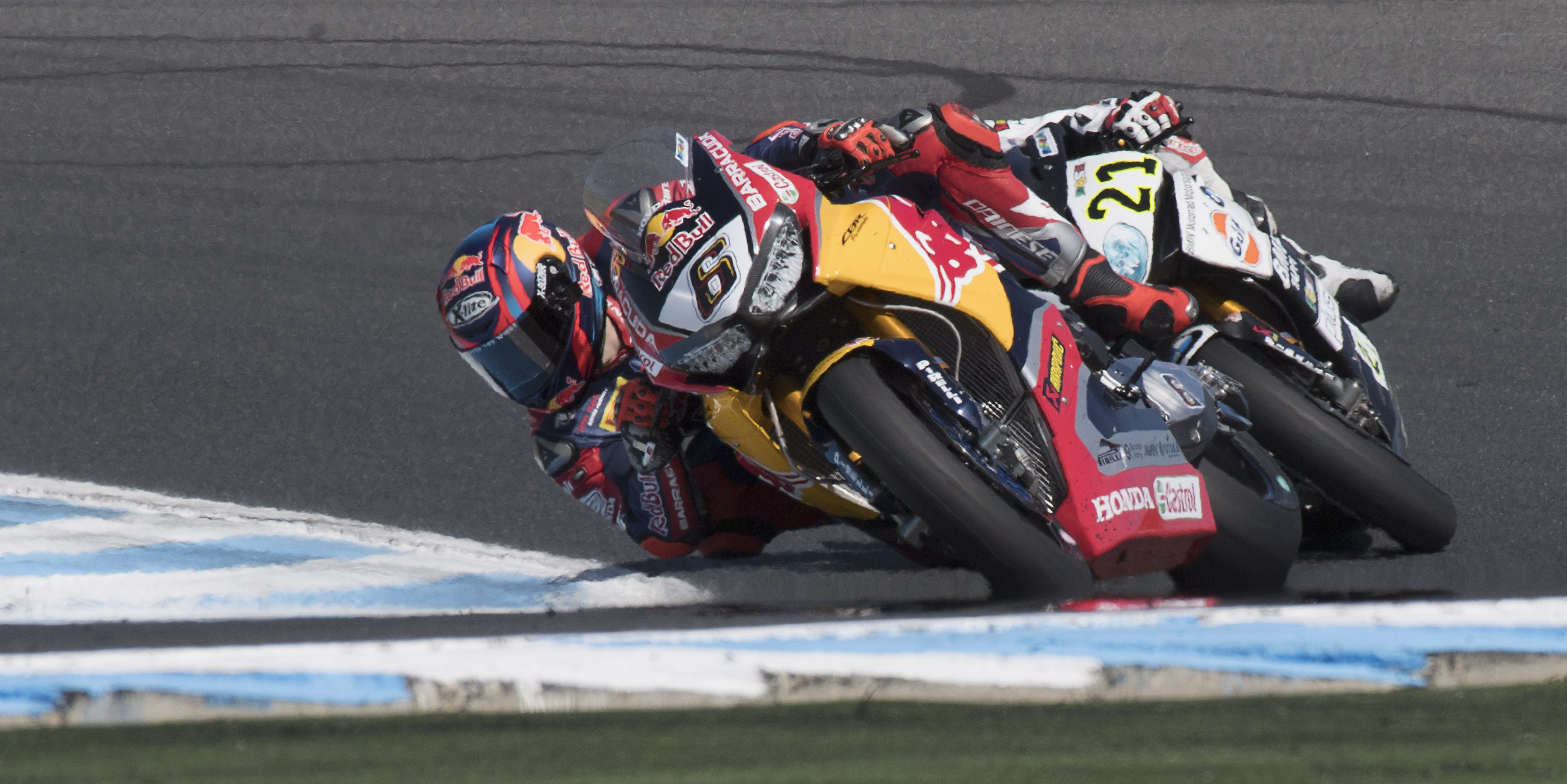 Bradl scores a point in tough WorldSBK debut