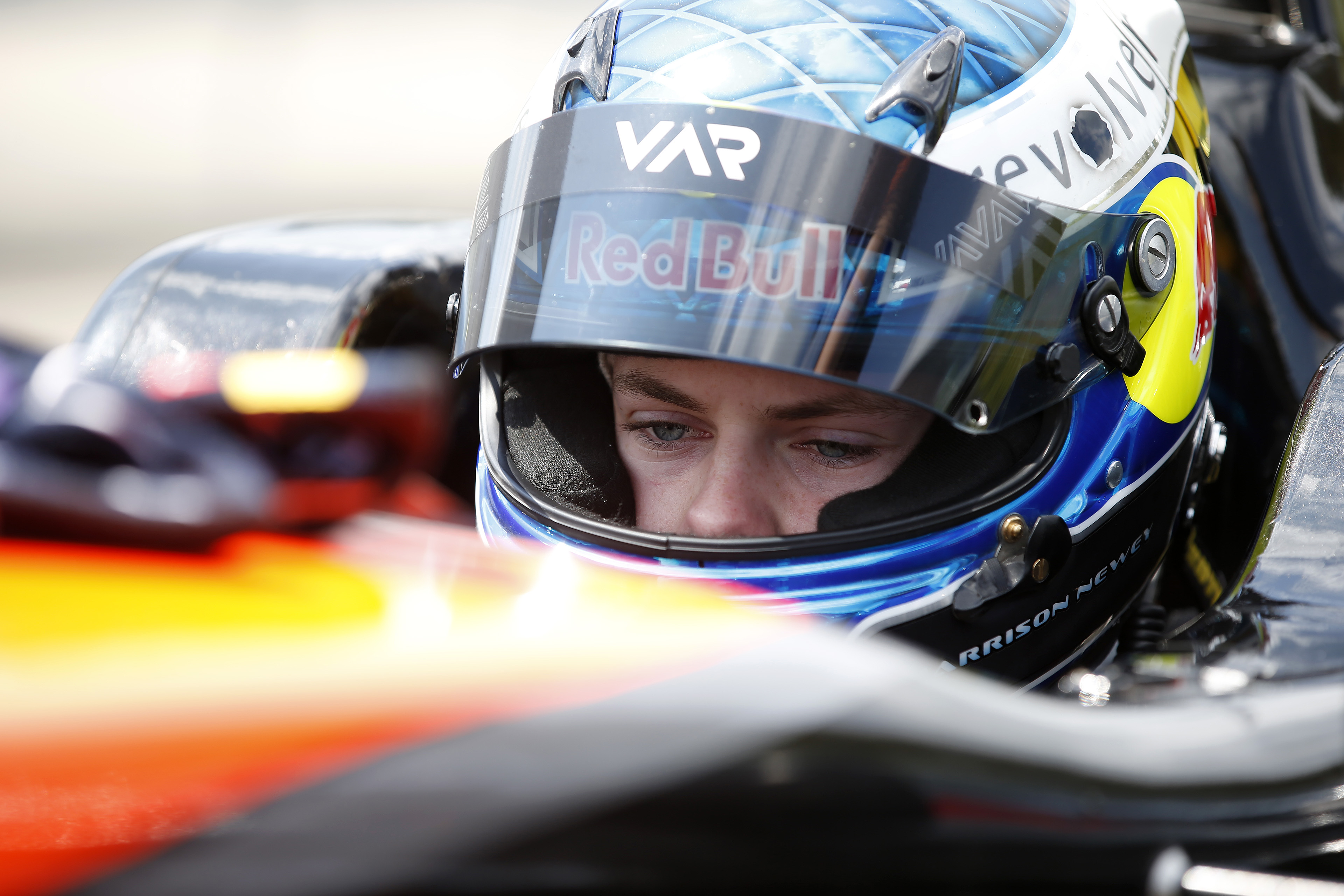 Newey to continue with Van Amersfoort