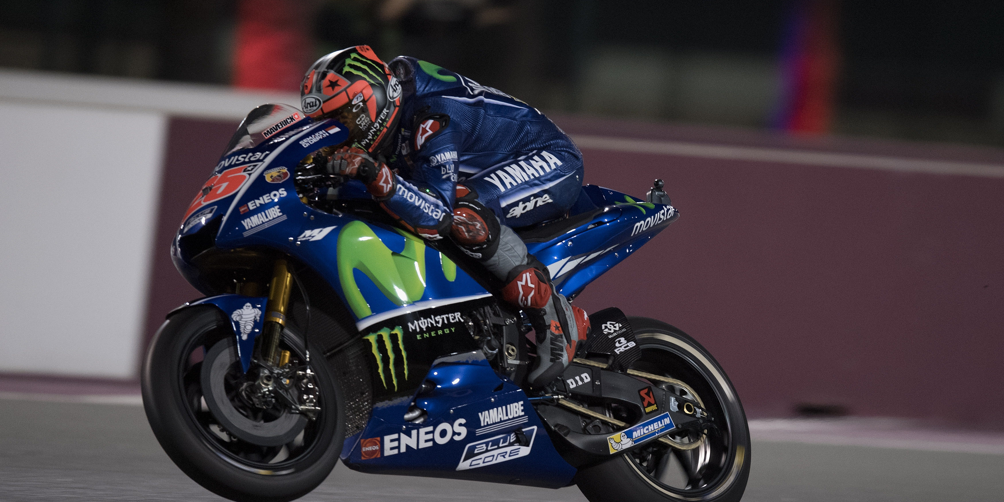 Vinales fends off Dovizioso in Qatar thriller