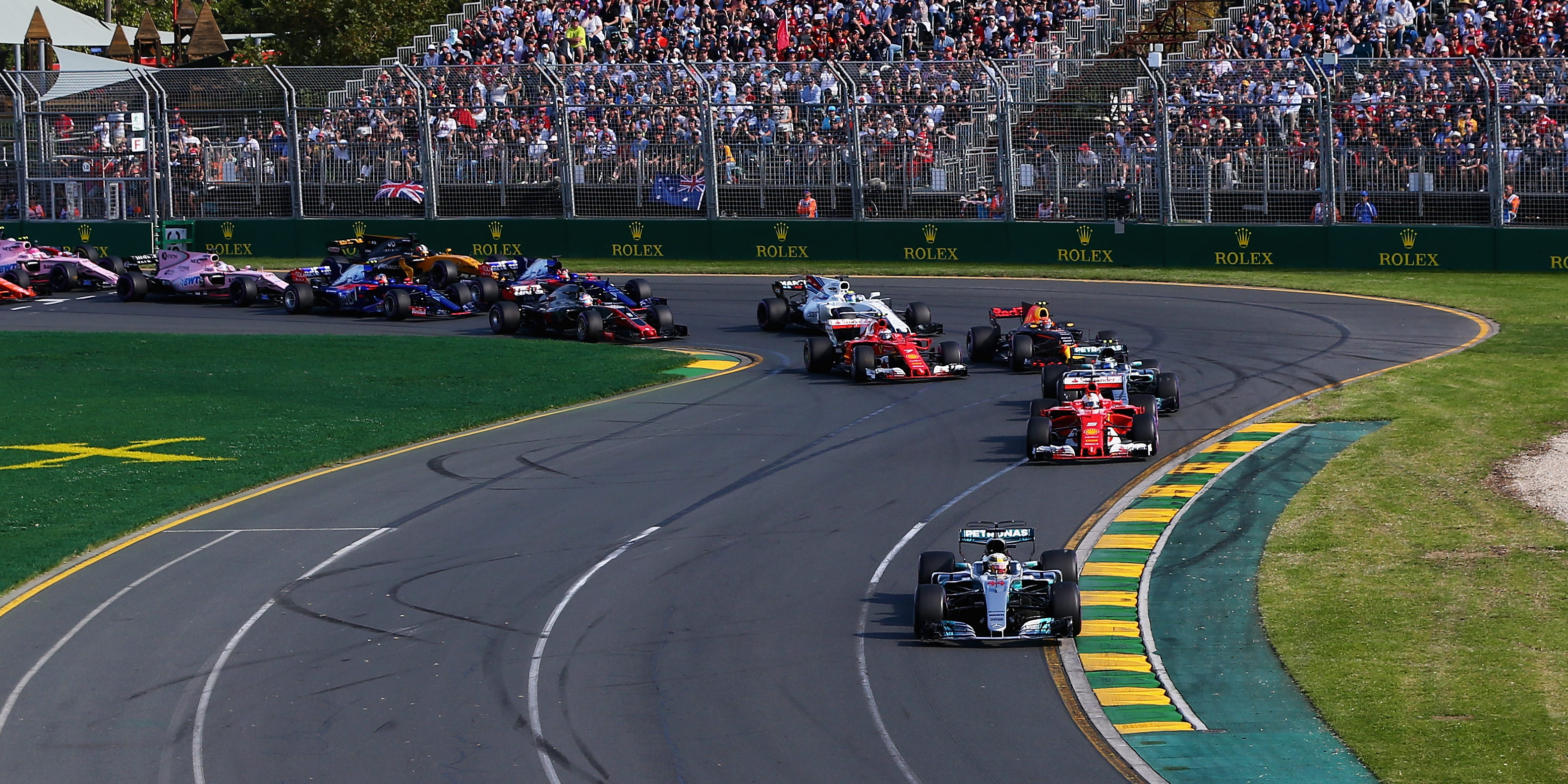 F1 set to switch to cheaper, louder engines in 2021