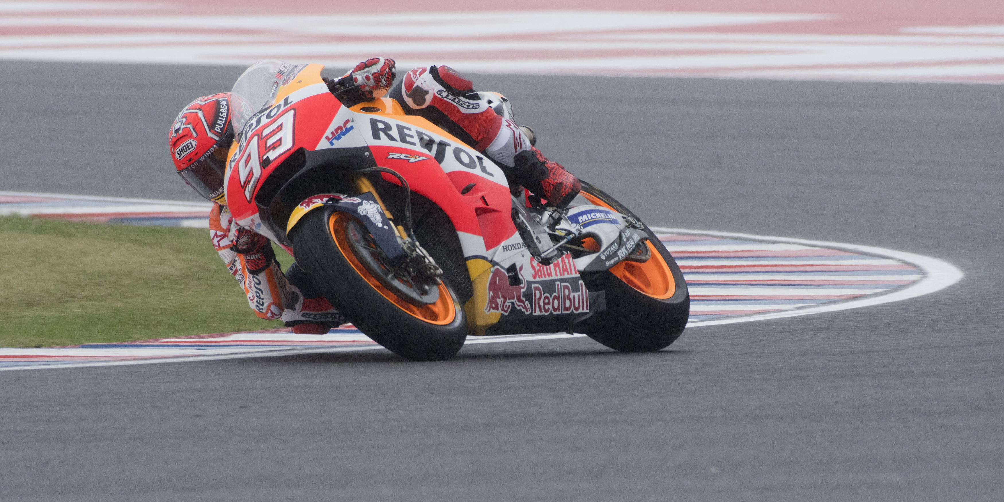 Marquez rises to Vinales challenge in FP2