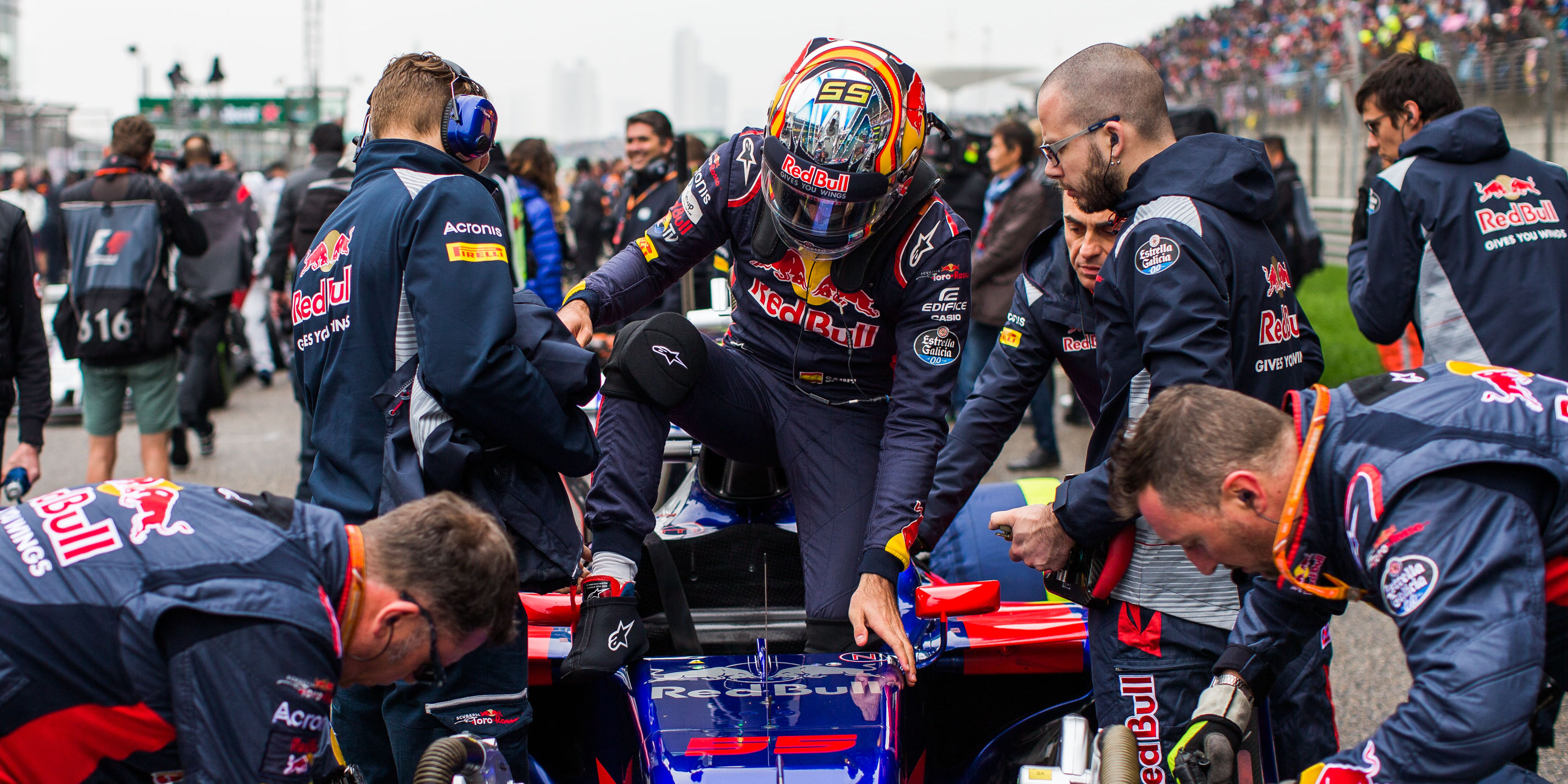 Sainz ecstatic as tyre gamble pays off in China