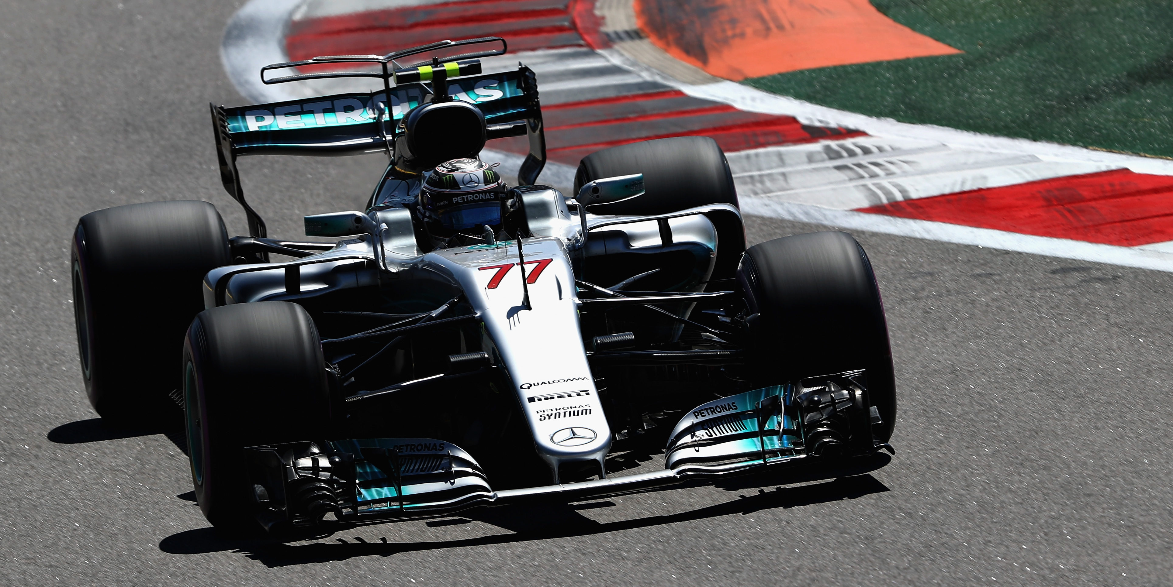 Bottas remains positive despite second row start in Russia