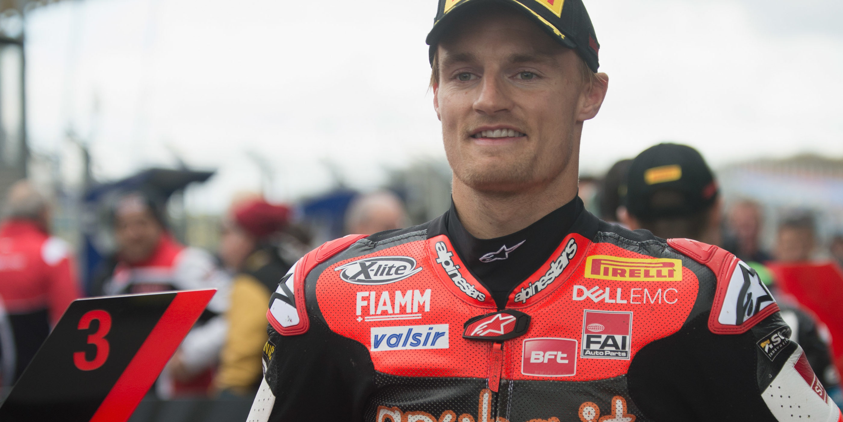 Davies battles through lack of front grip for third