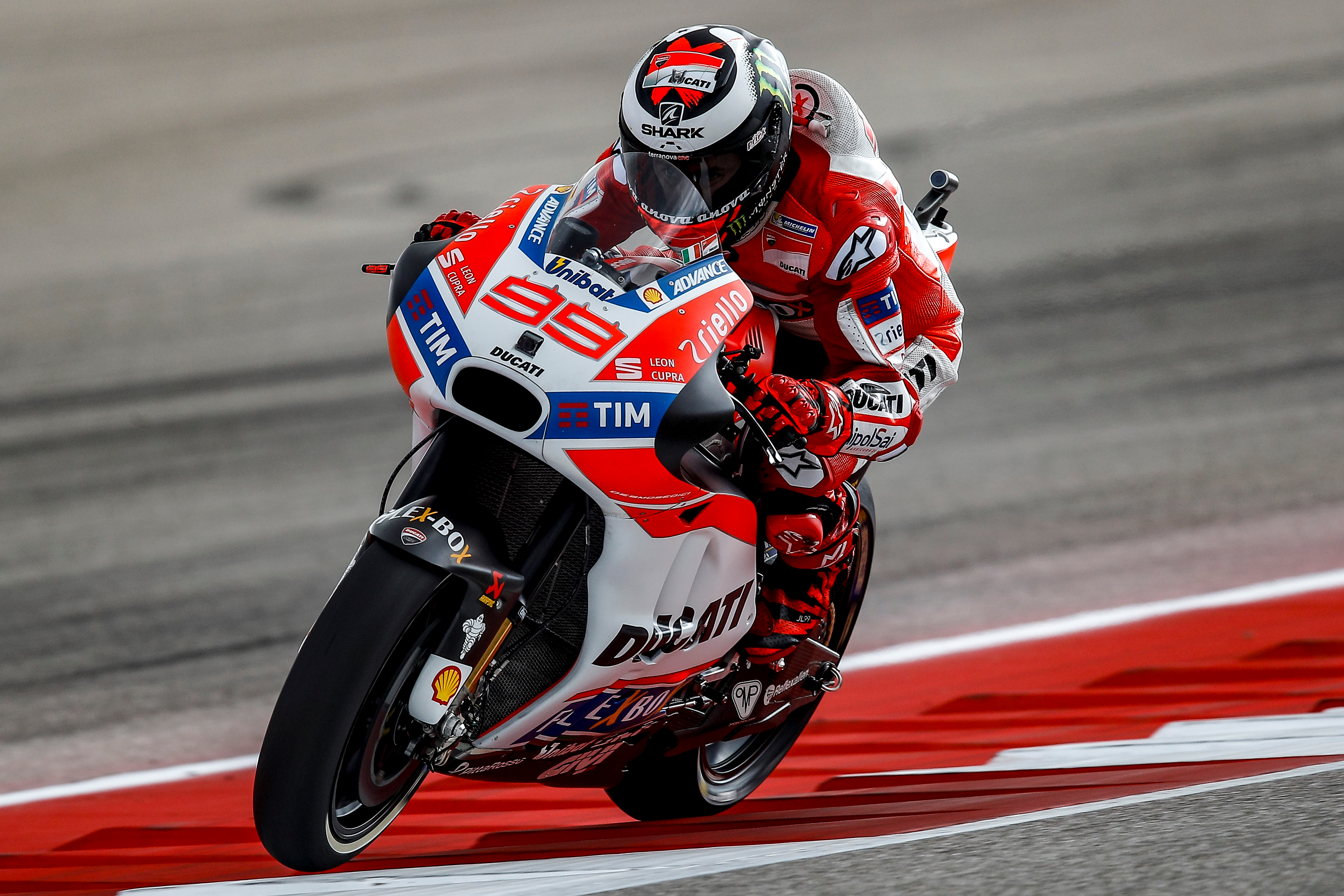 New seating position giving Lorenzo ‘a lot more confidence’
