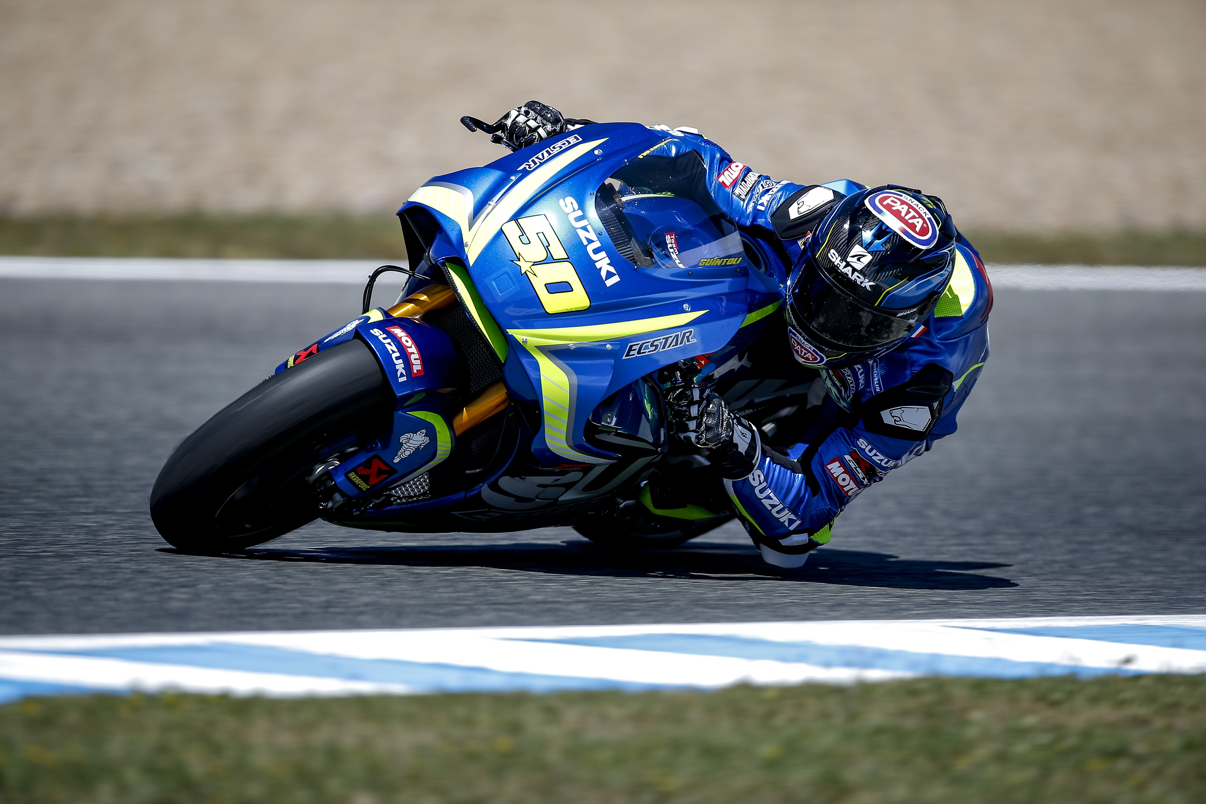Guintoli gets to grips with the Suzuki at Jerez