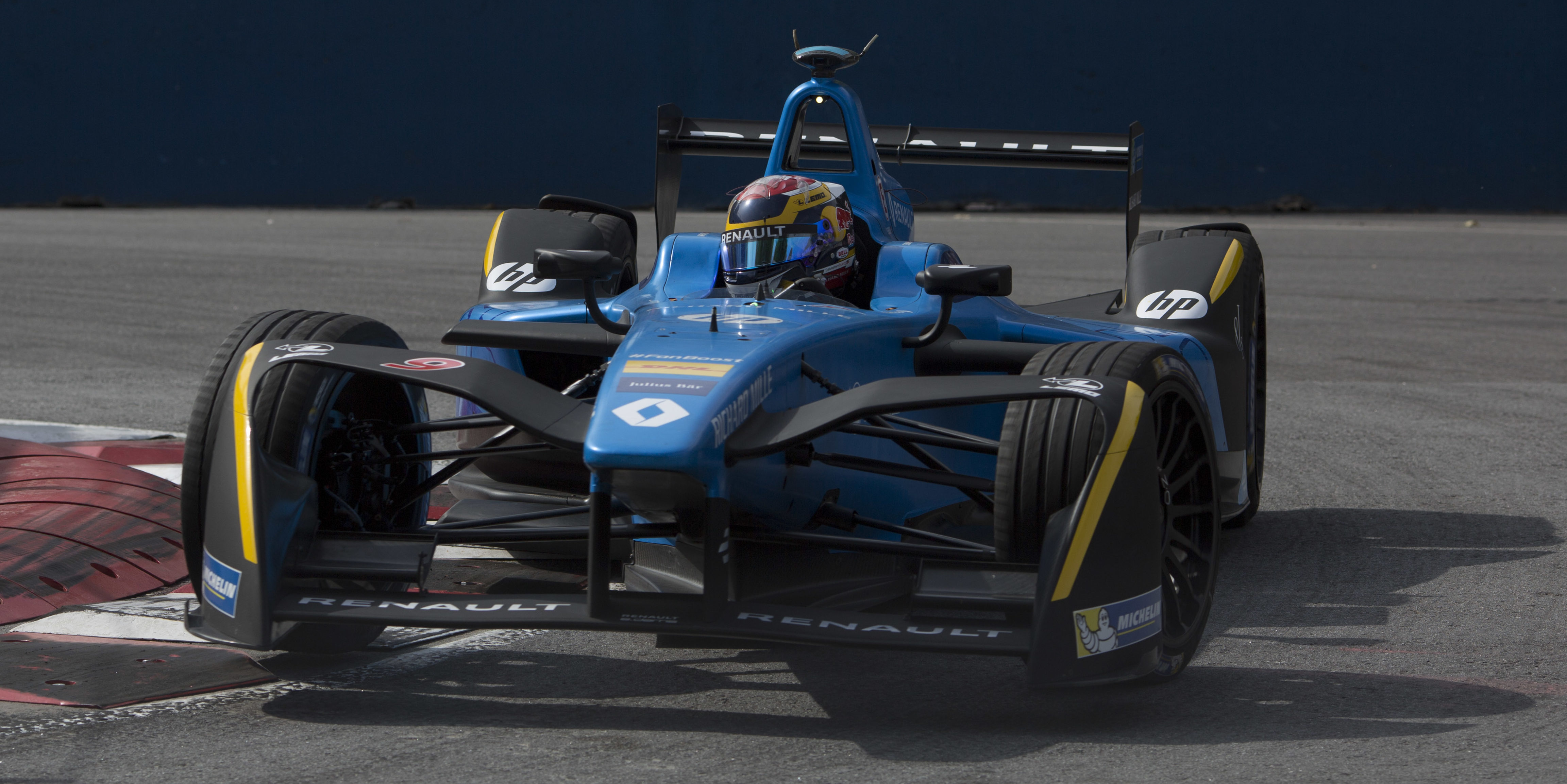 Buemi tops opening practice in Paris