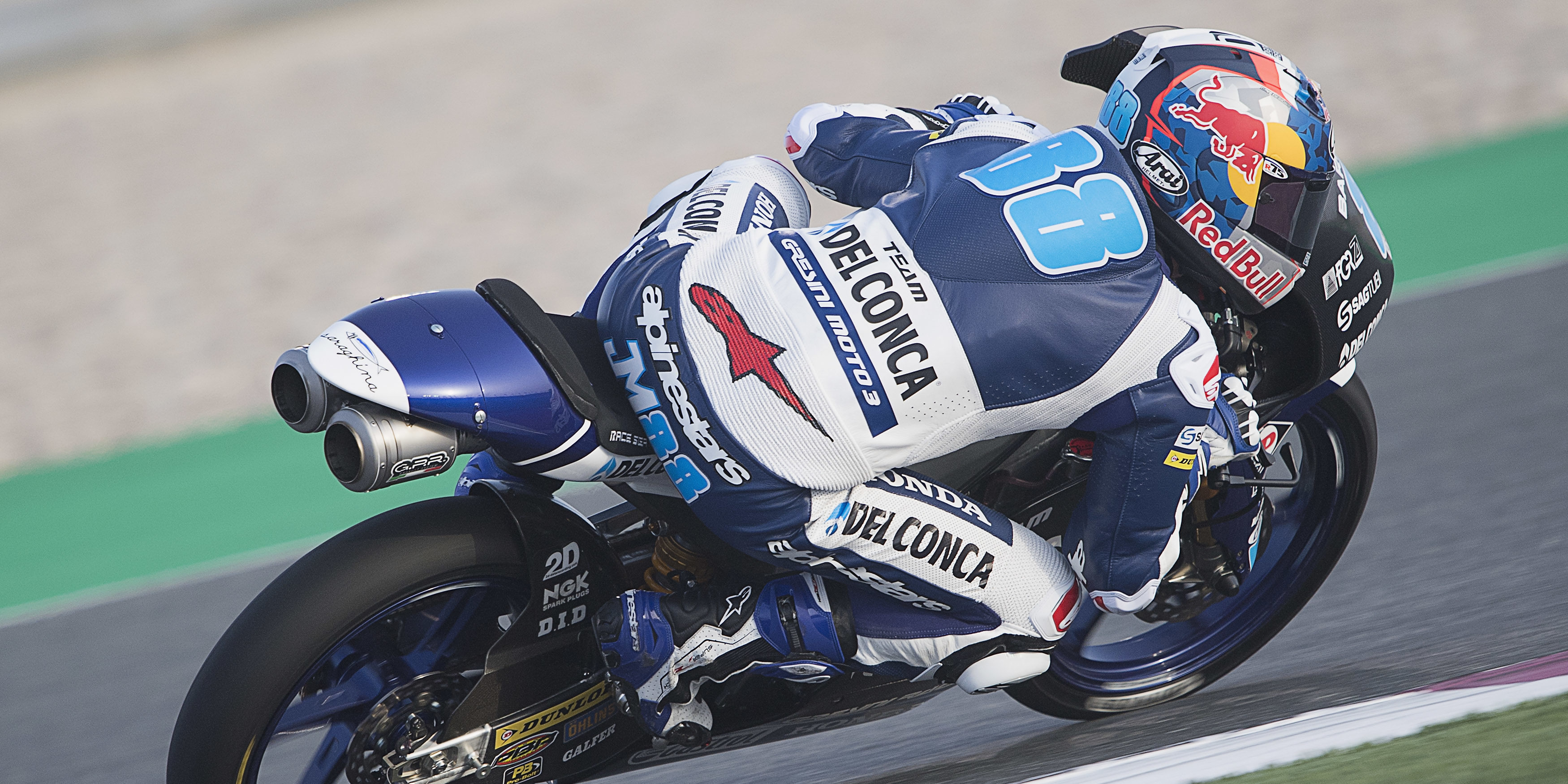 Martin breaks lap record for Jerez pole