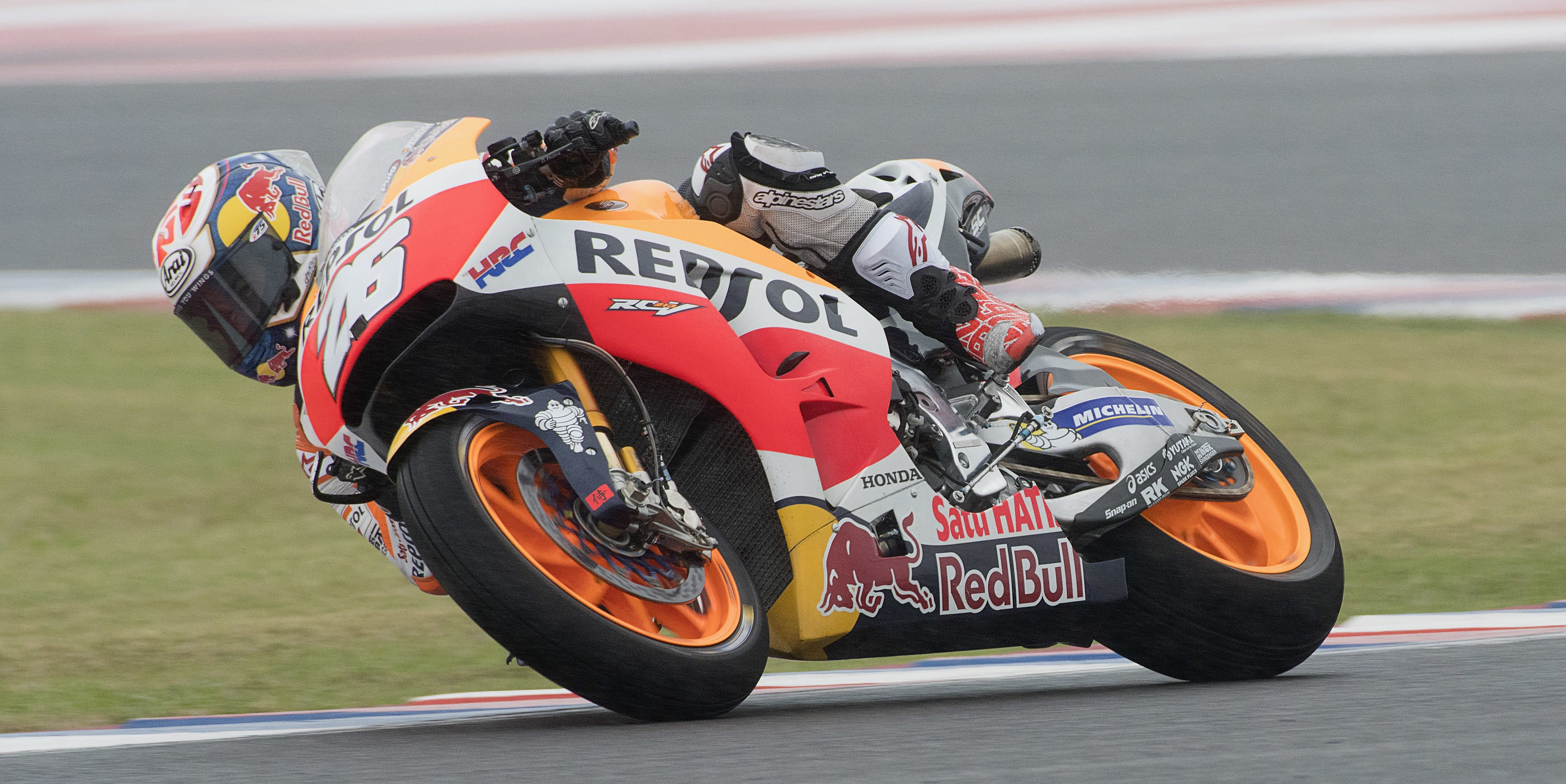 Dani Pedrosa tops damp FP1 at Jerez