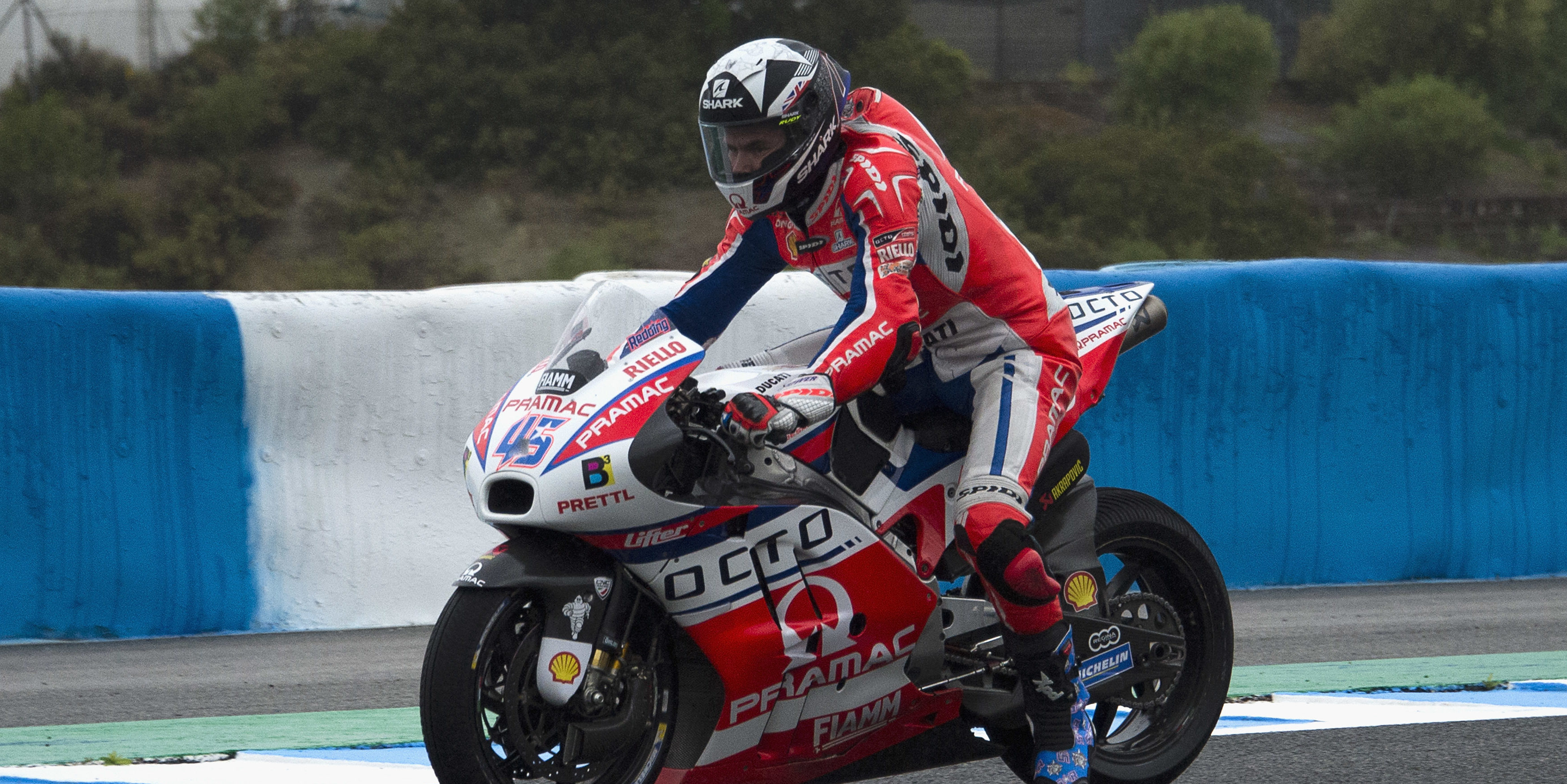 Scott Redding tops hectic FP3 session