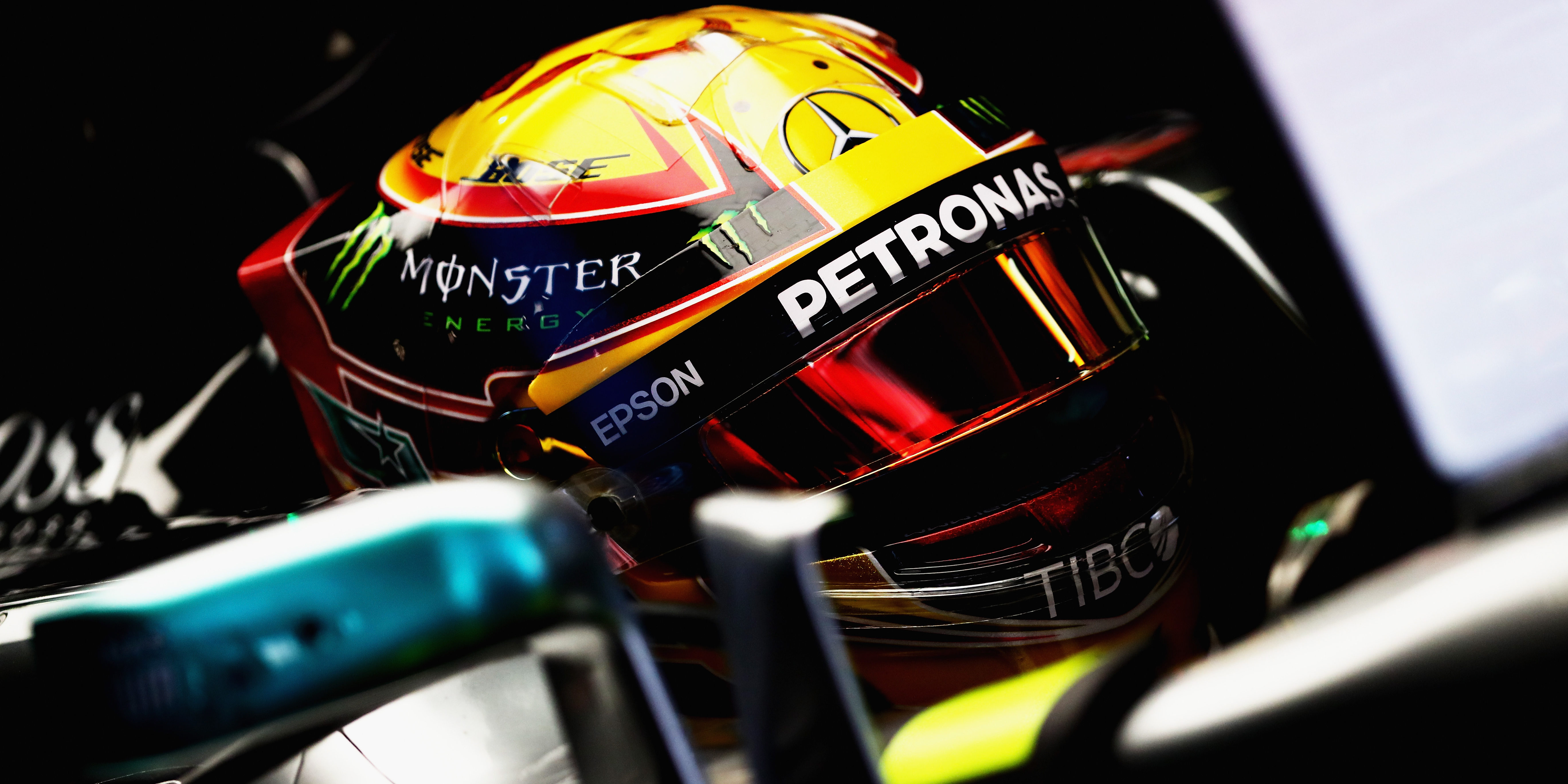 Hamilton triumphs in Spanish GP qualifying battle