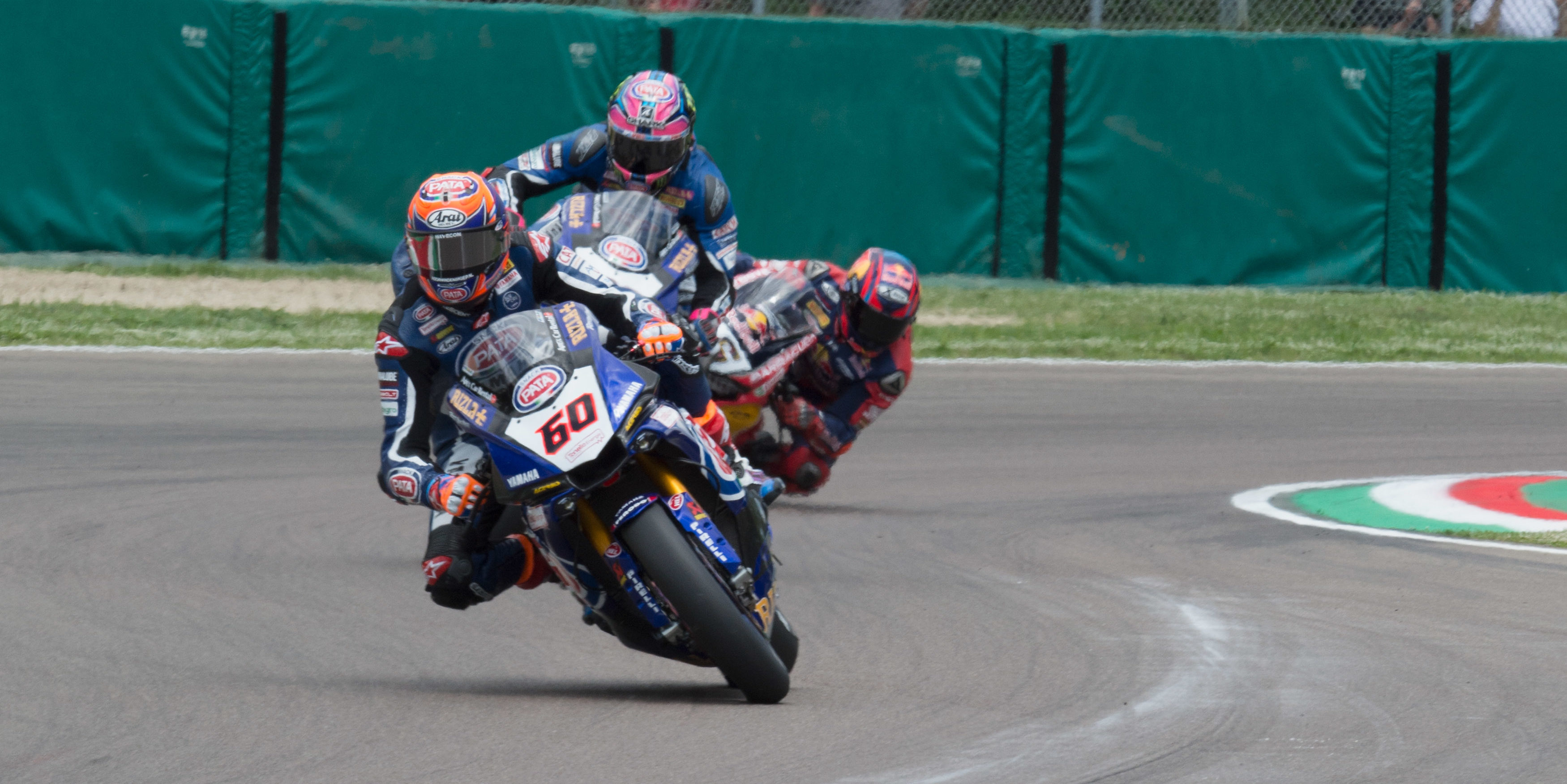Cornering issue holds van der Mark back in race one