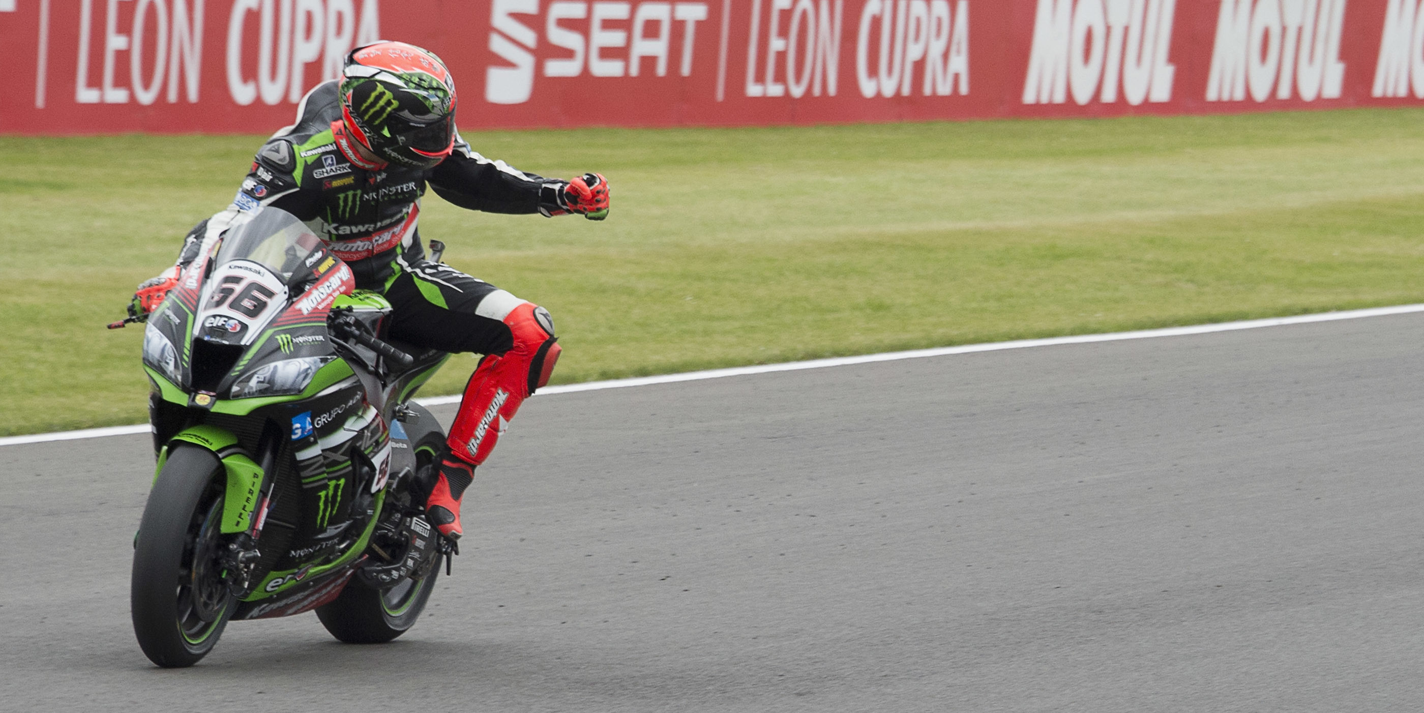 Sykes reigns victorious yet again in Donington Race One