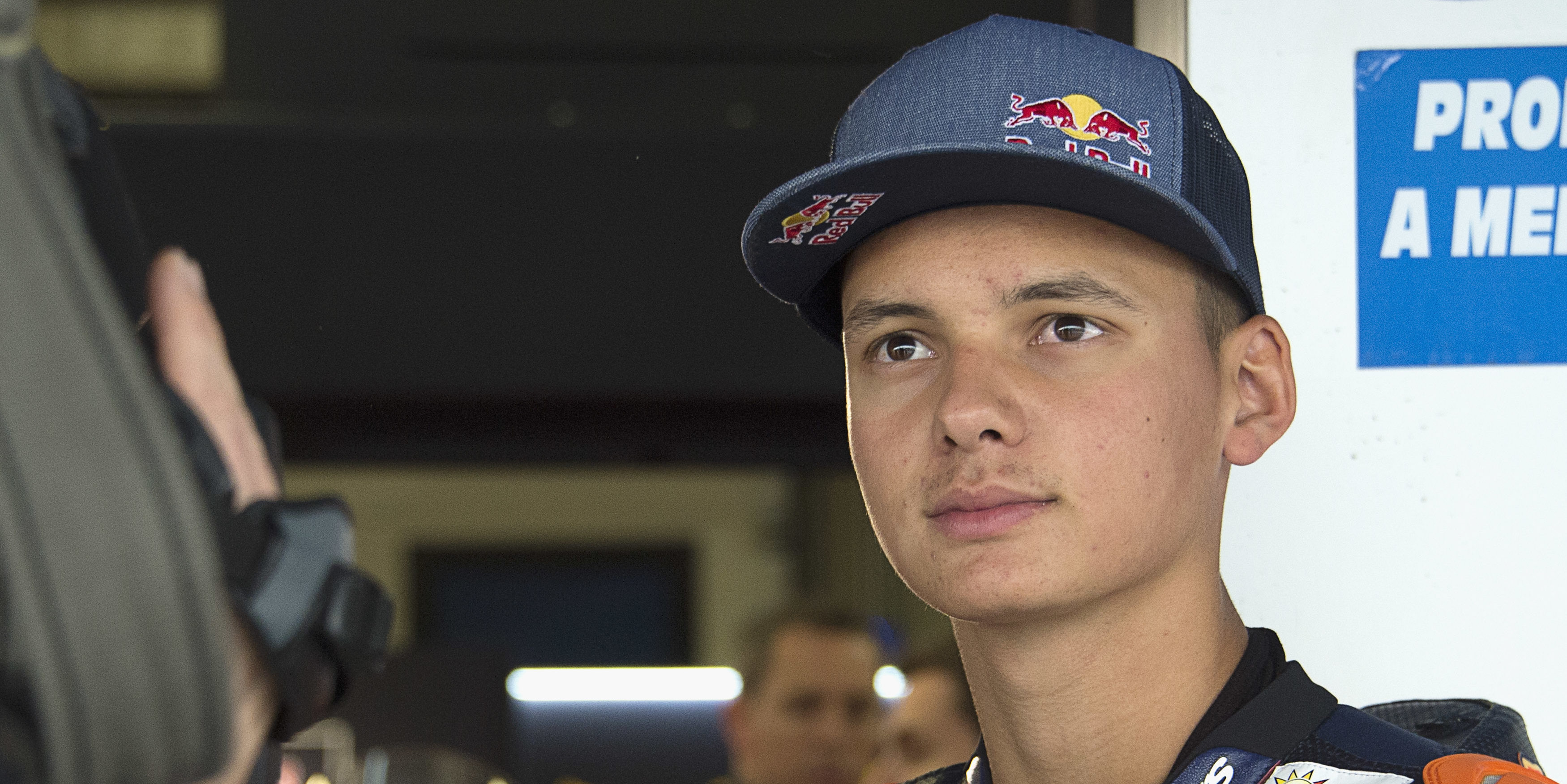 Bendsneyder tops crash-strewn wet third practice
