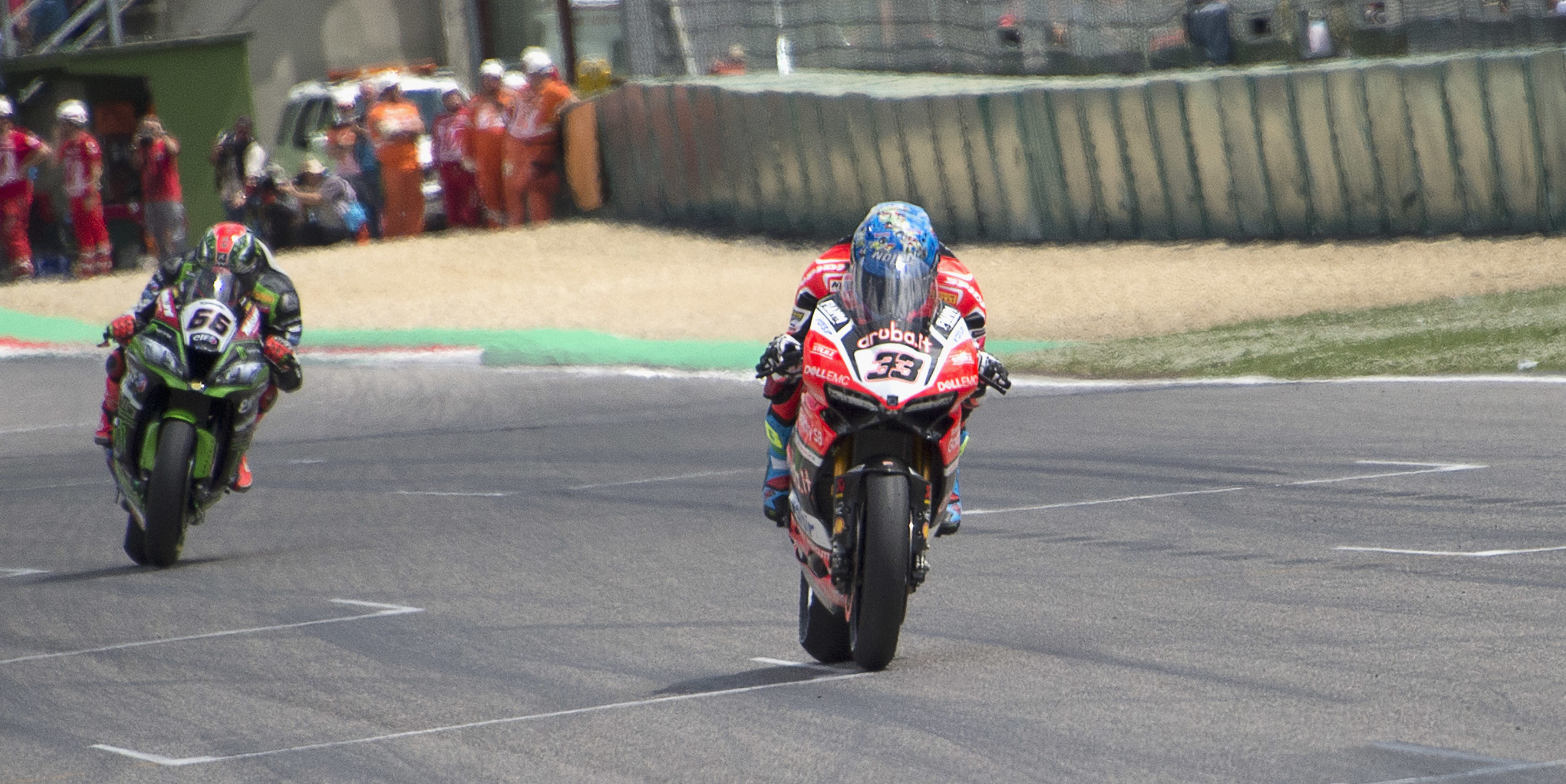 Melandri returns to winning ways in WorldSBK