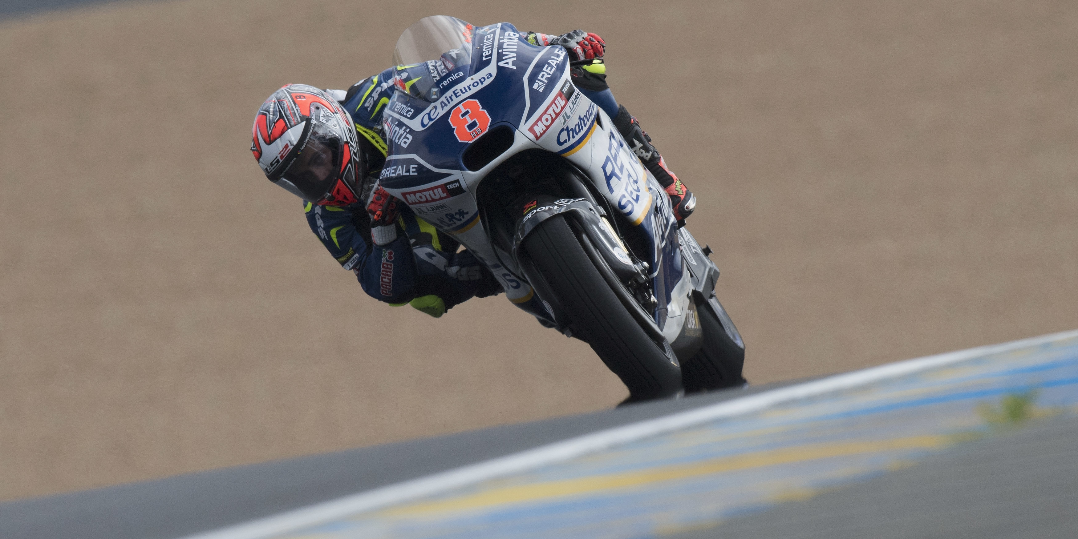 Barbera steals top spot away from Marquez in wet second session
