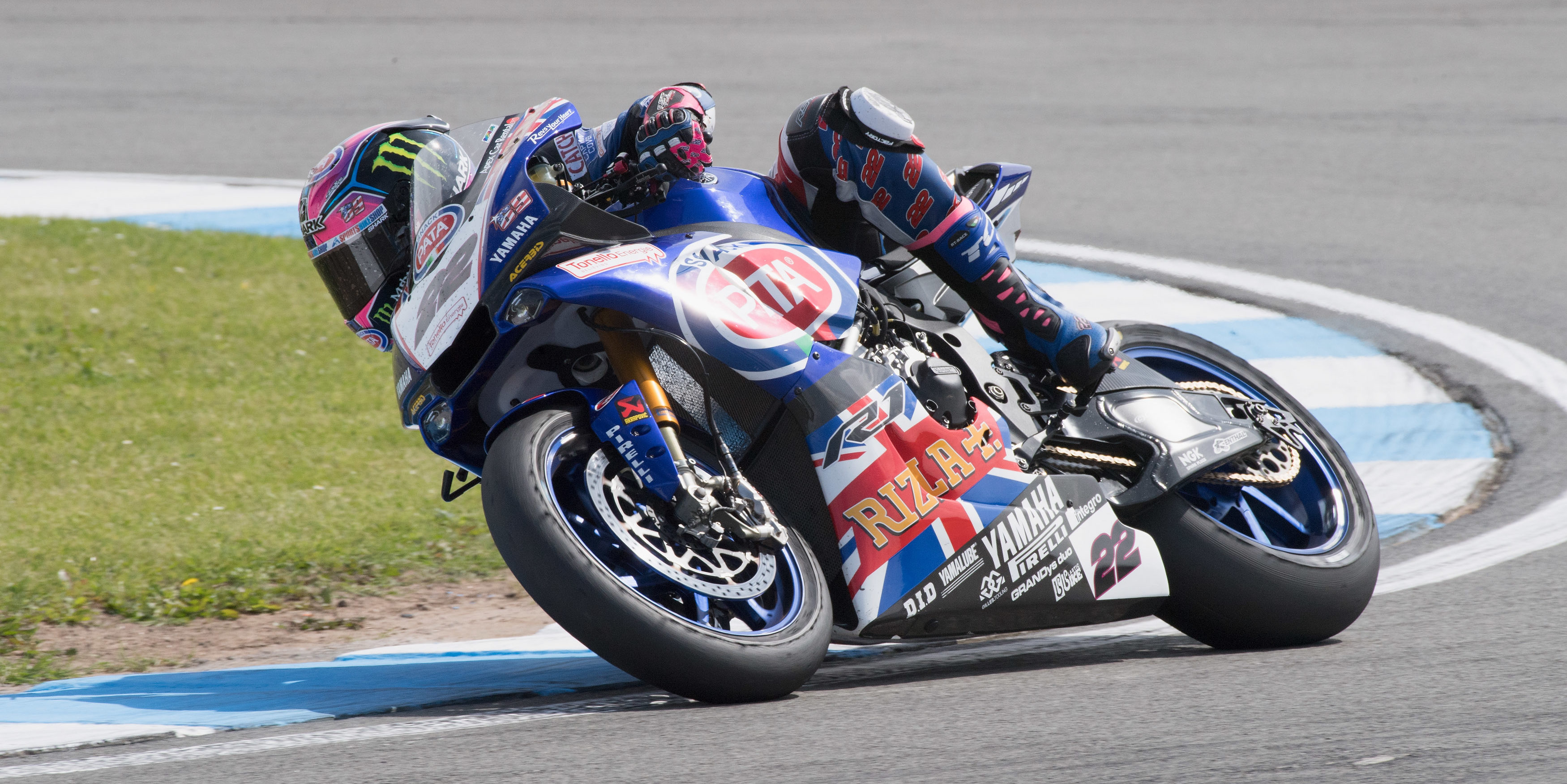 Lowes looking for mid-corner confidence after tough Friday