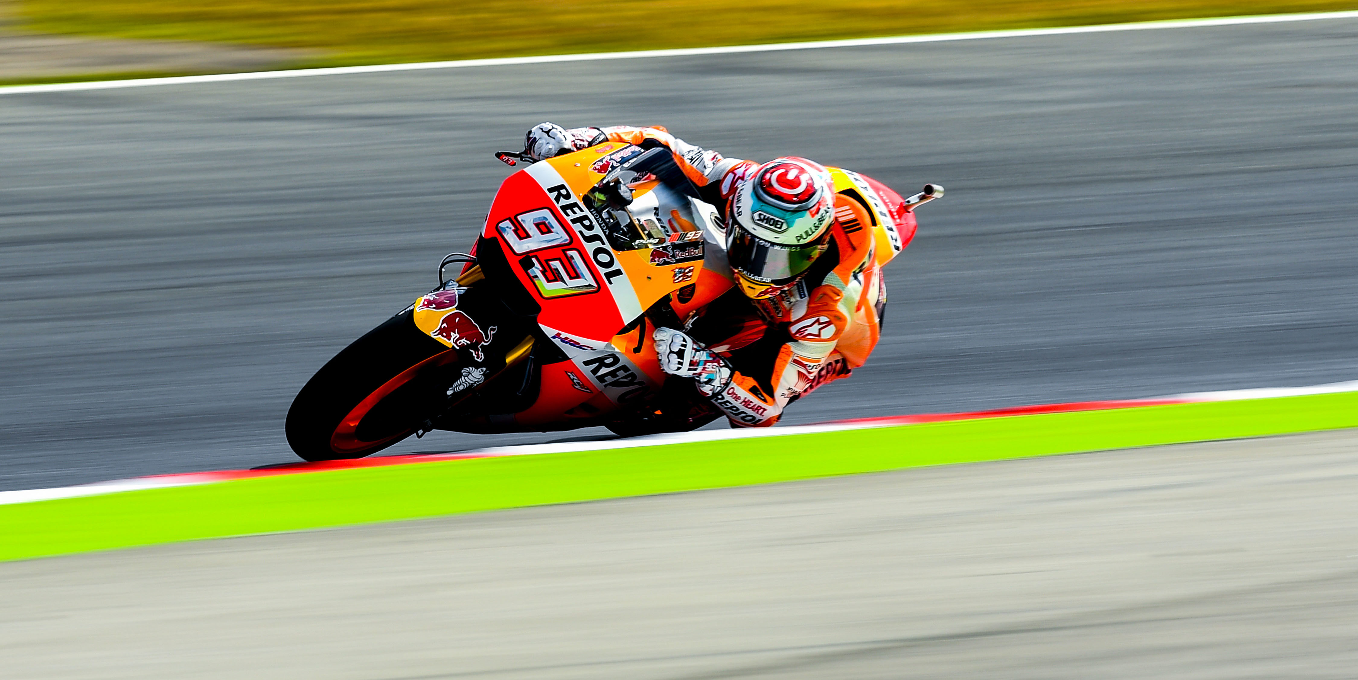 Marquez leads Lorenzo as factory Yamaha duo struggle in FP2