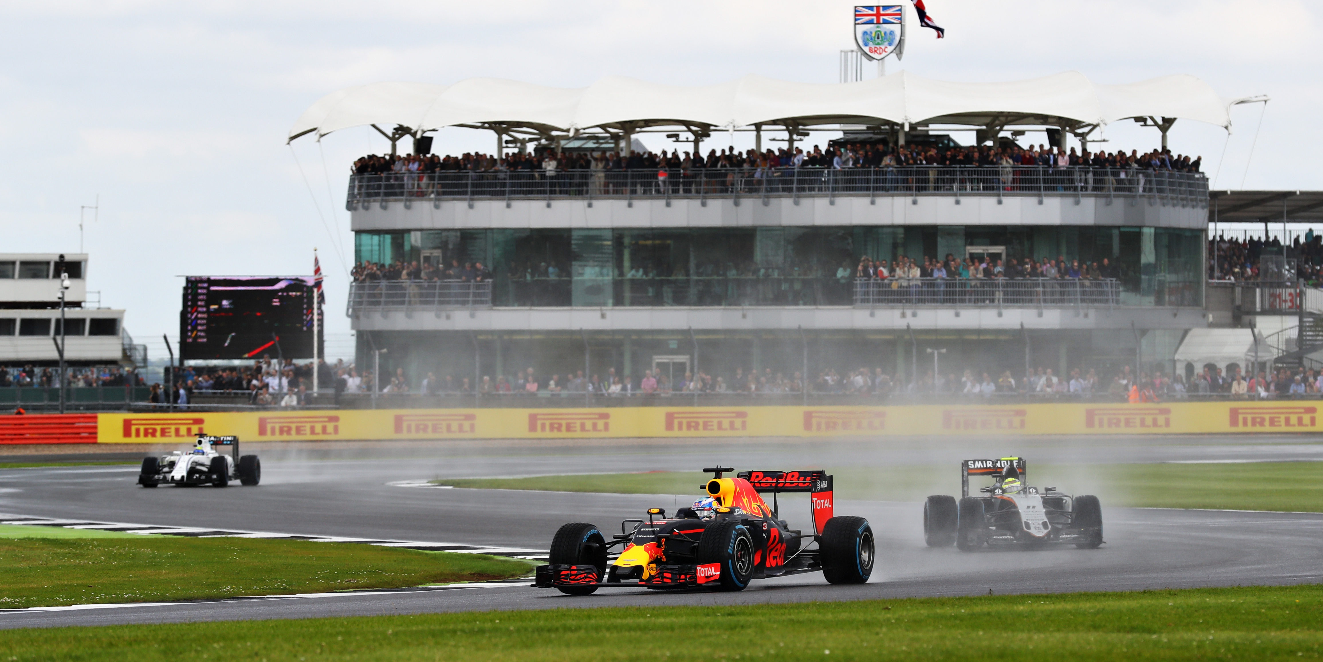 Break clause activation puts British GP future into jeopardy