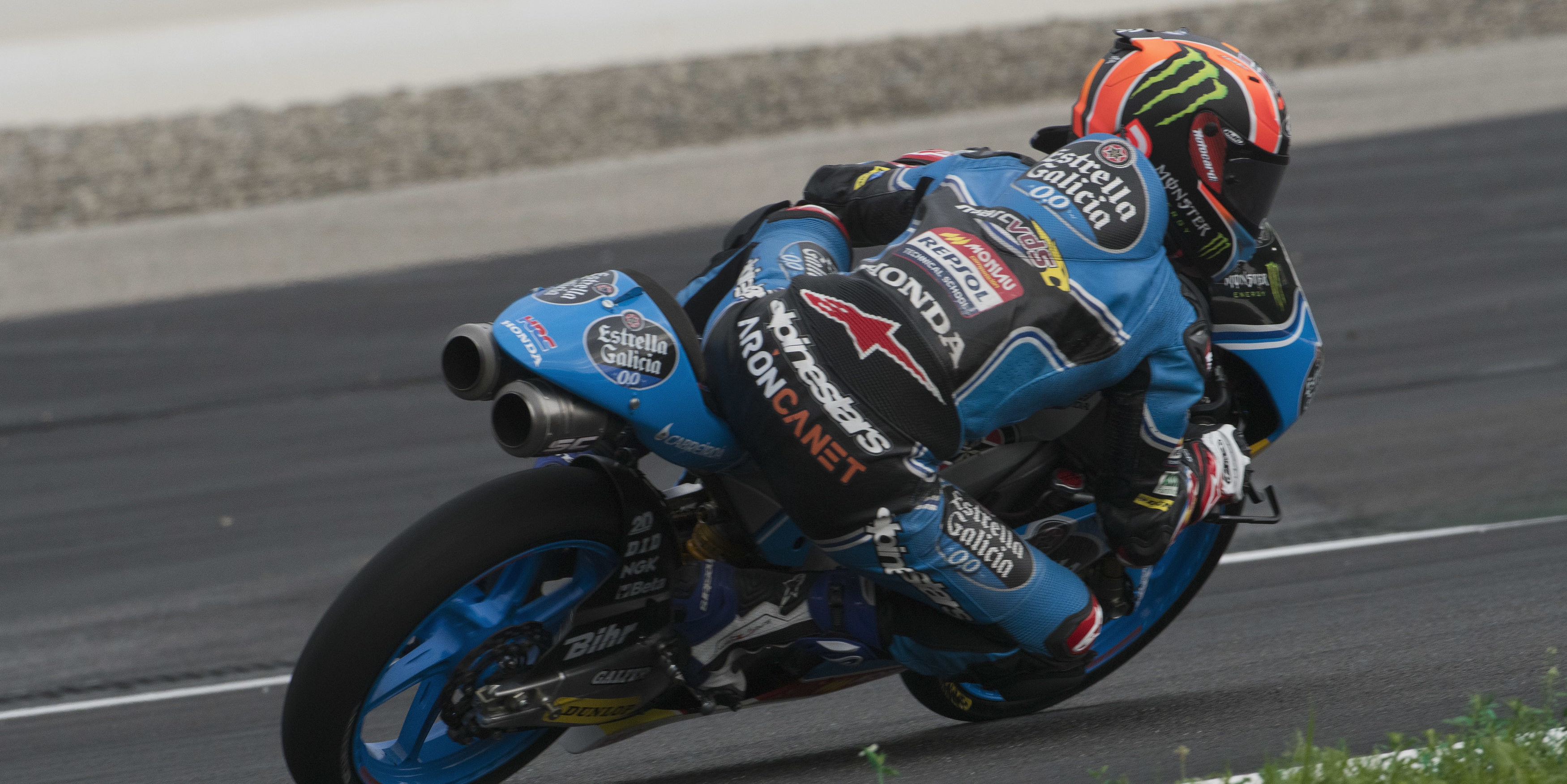 Canet sets the pace in Moto3 on opening day at Silverstone