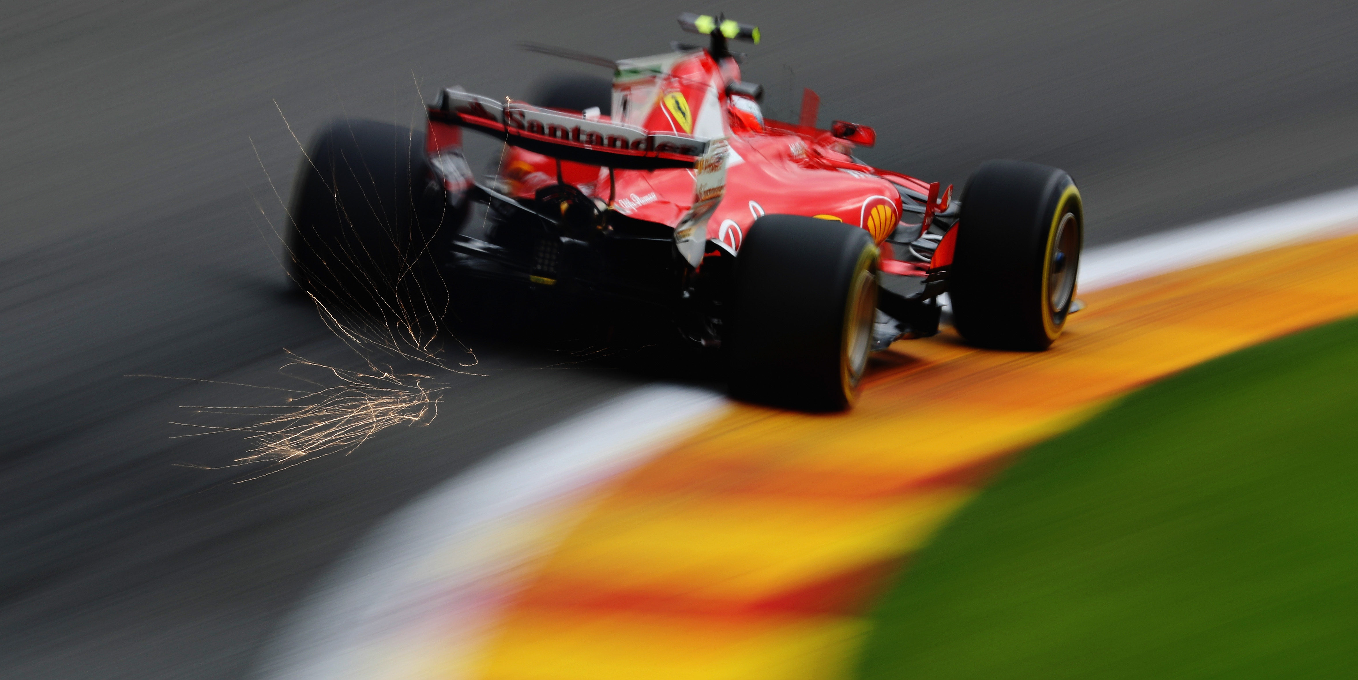 Raikkonen beats Hamilton to top spot in FP1 at Spa
