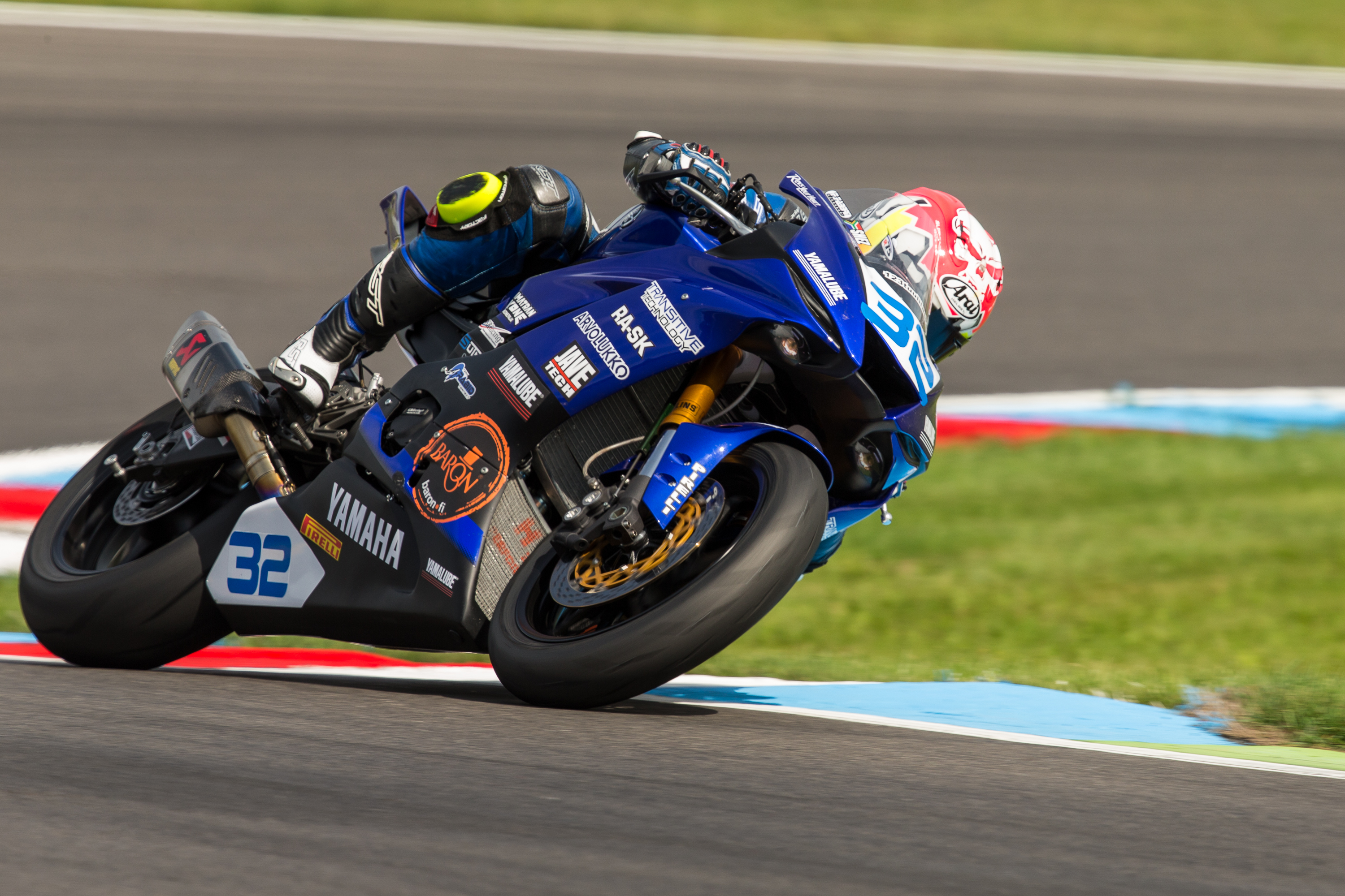Morais storms to maiden Supersport pole