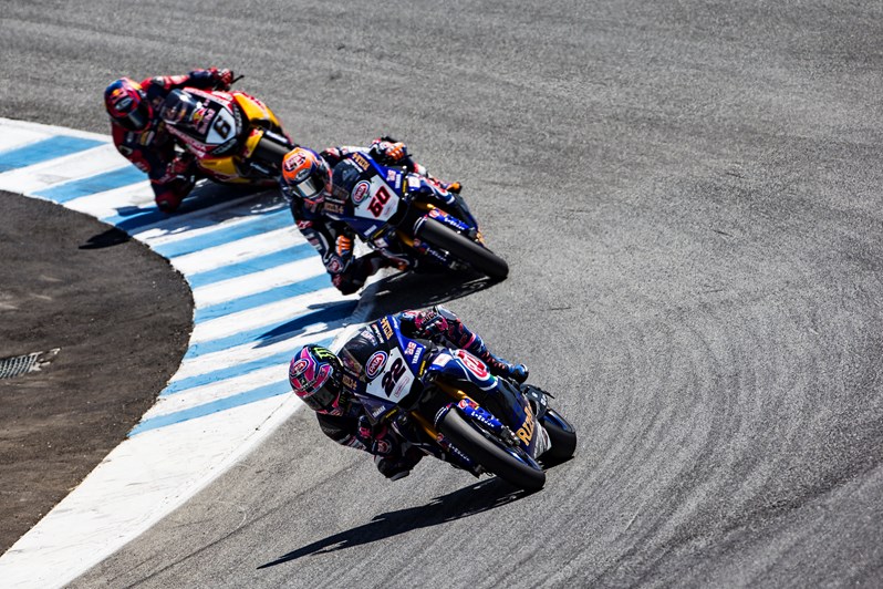 Yamaha retains Lowes and van der Mark for 2018