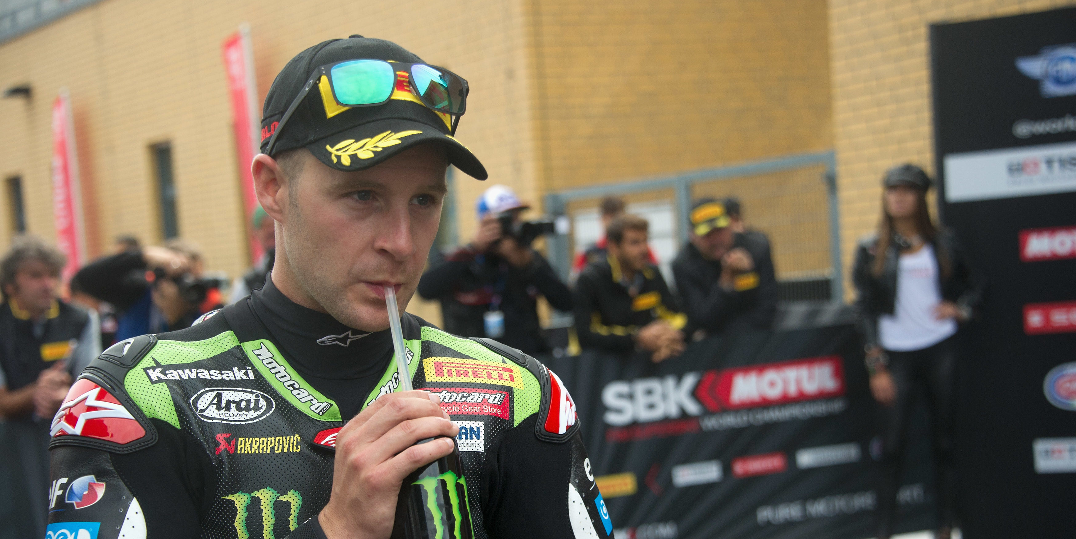 Rea dominates for Portugal pole as Davies crashes