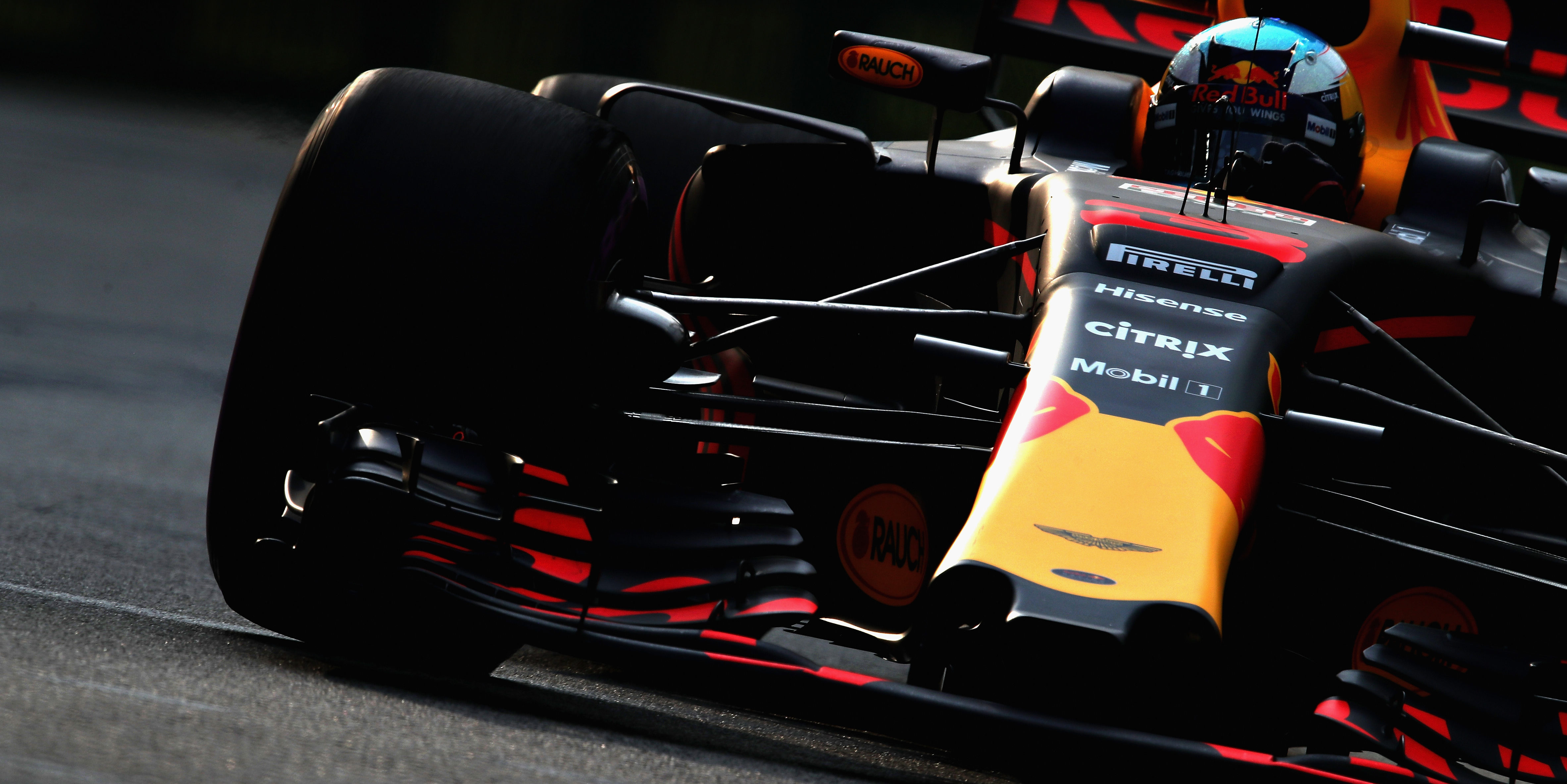 Ricciardo fastest in Singapore FP1