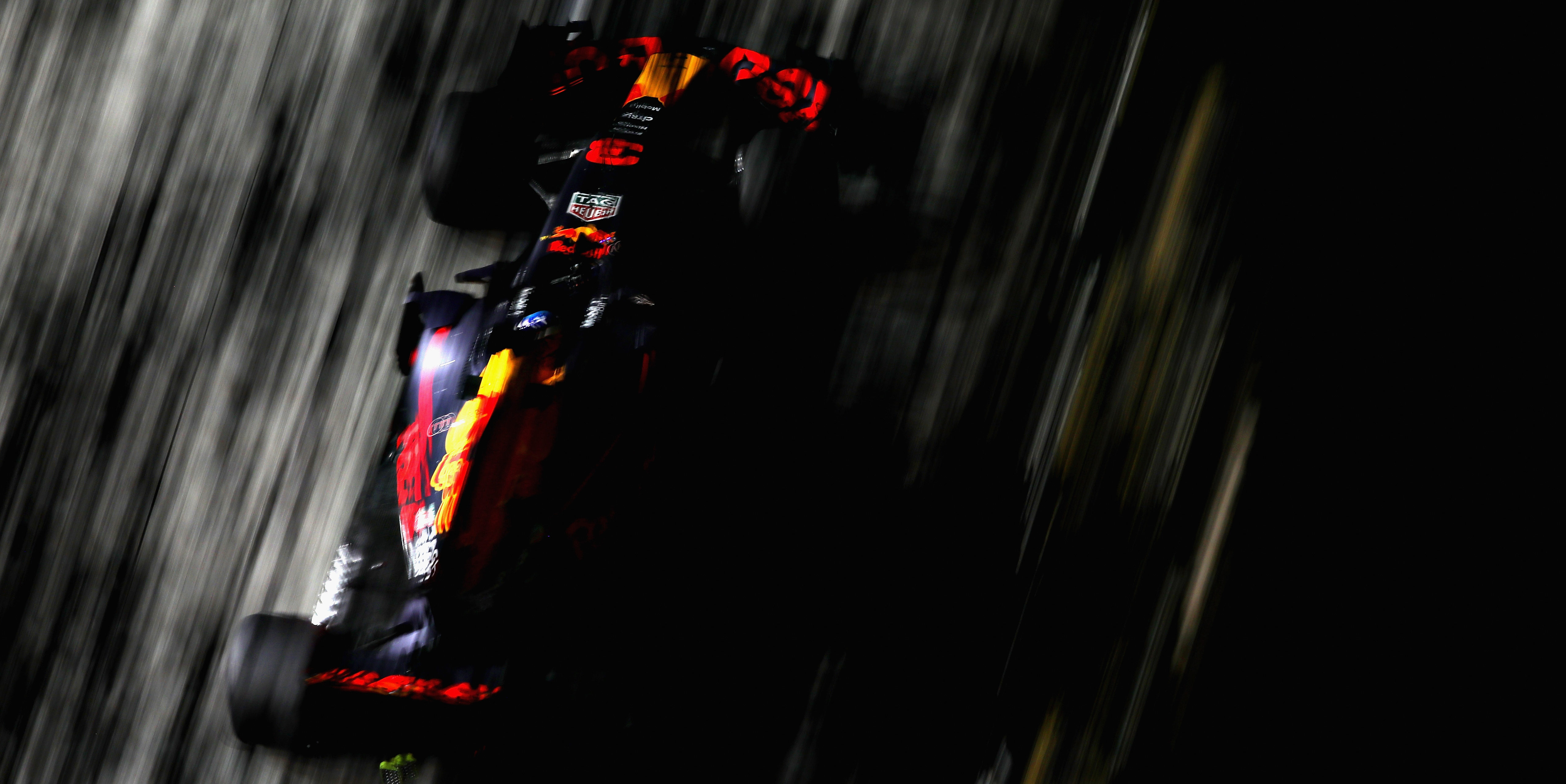 Red Bull top in Singapore second practice