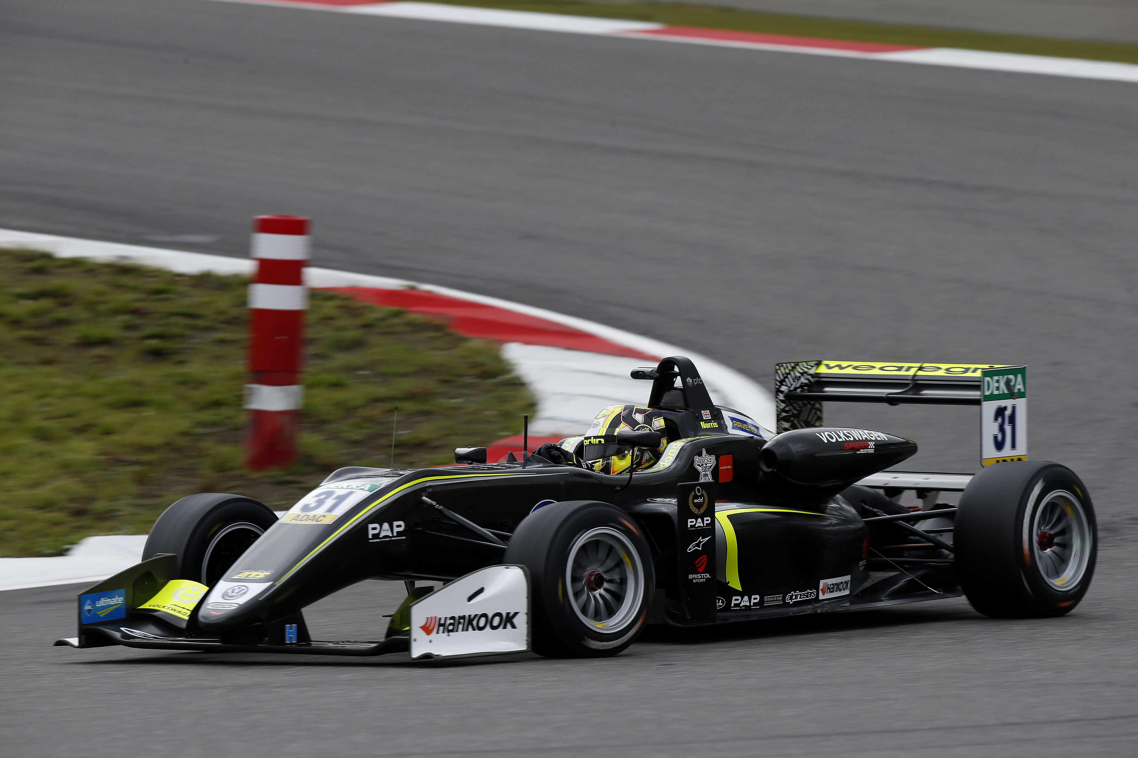 Norris beats Hughes in final Nurburgring race