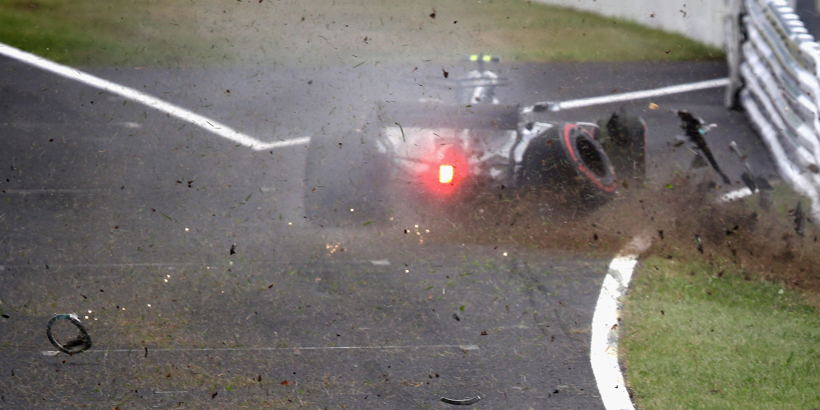 Bottas tops FP3 despite finding the barriers