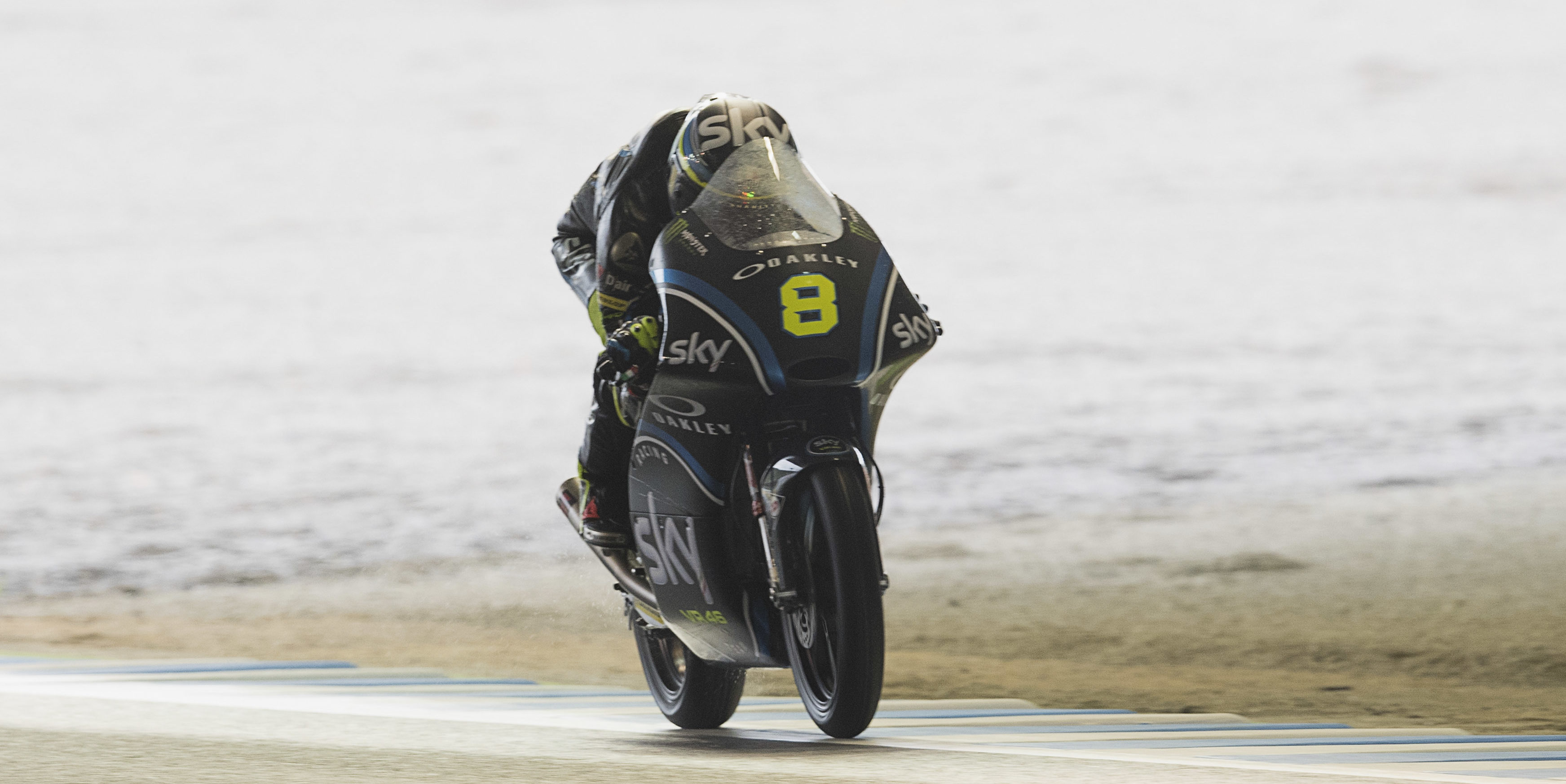 Bulega beats Antonelli for first pole since early 2016