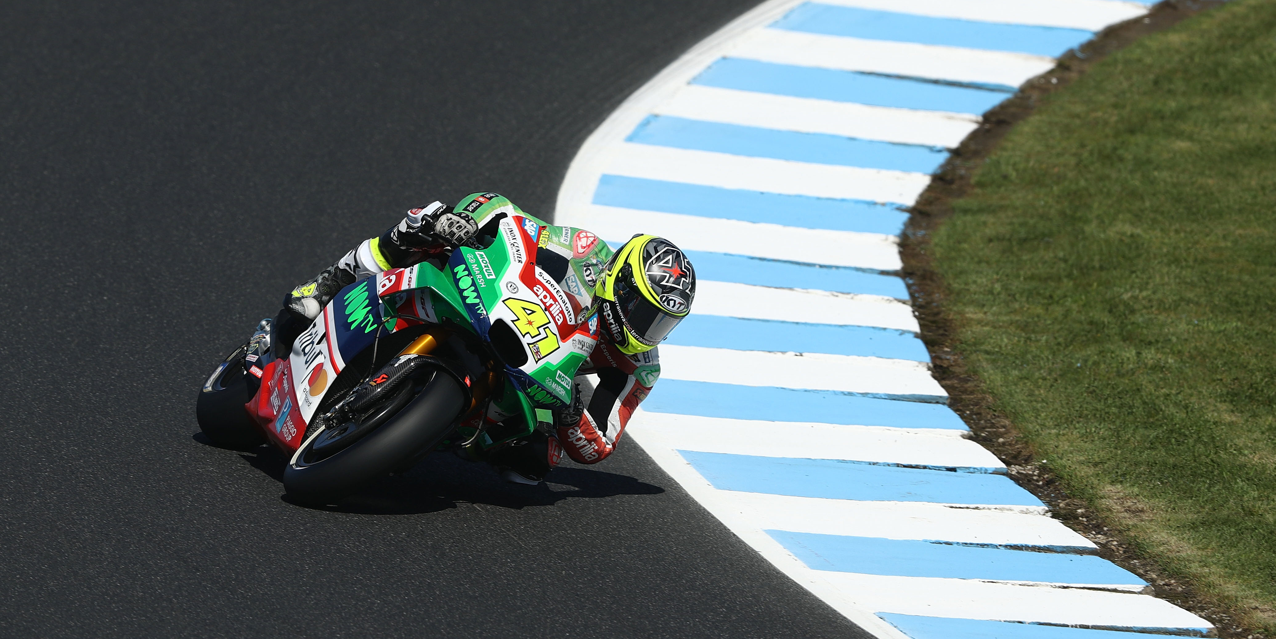 Espargaro fractures hand in Turn 1 crash, expects to race at Sepang