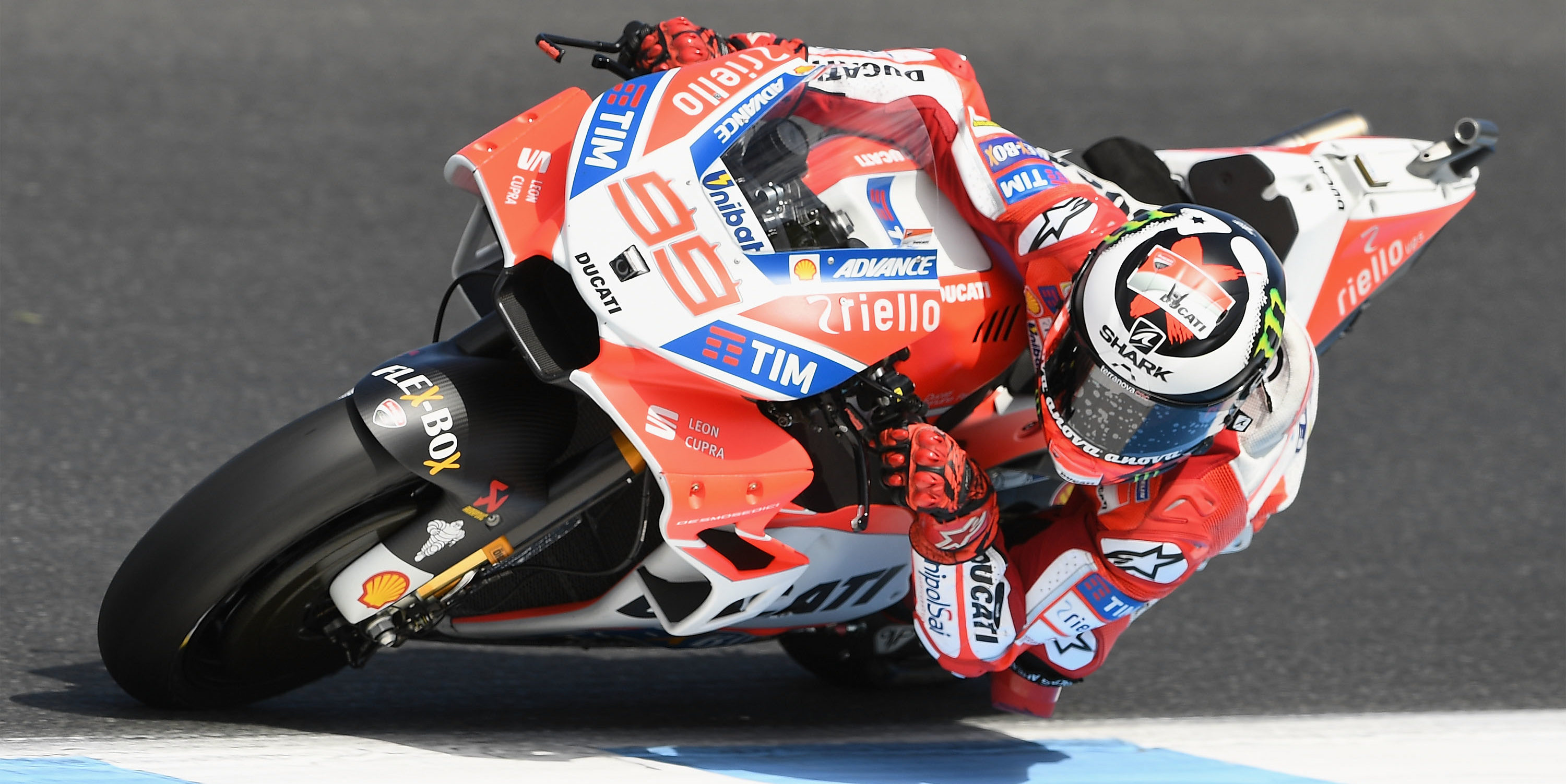 Lorenzo struggling to find right balance at Phillip Island