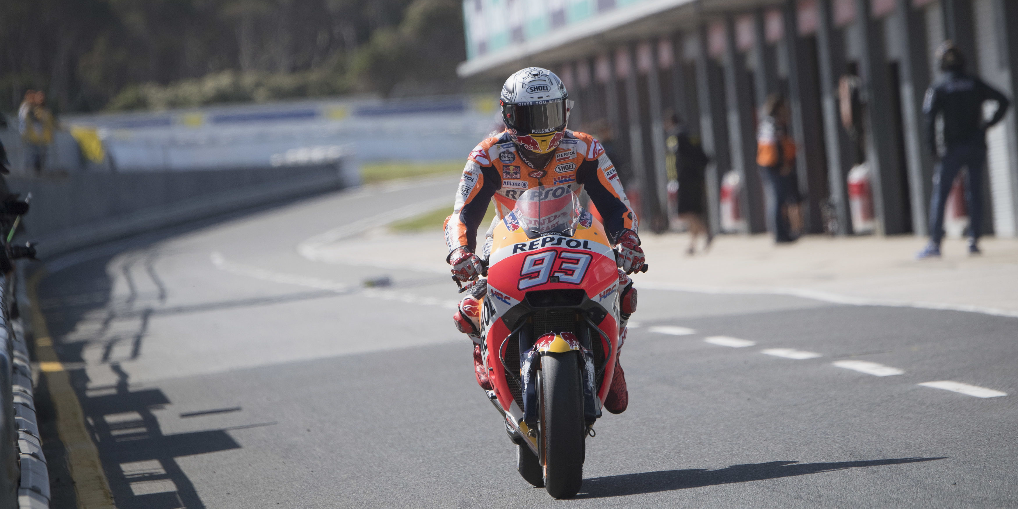 Marquez takes Phillip Island pole as Dovizioso struggles