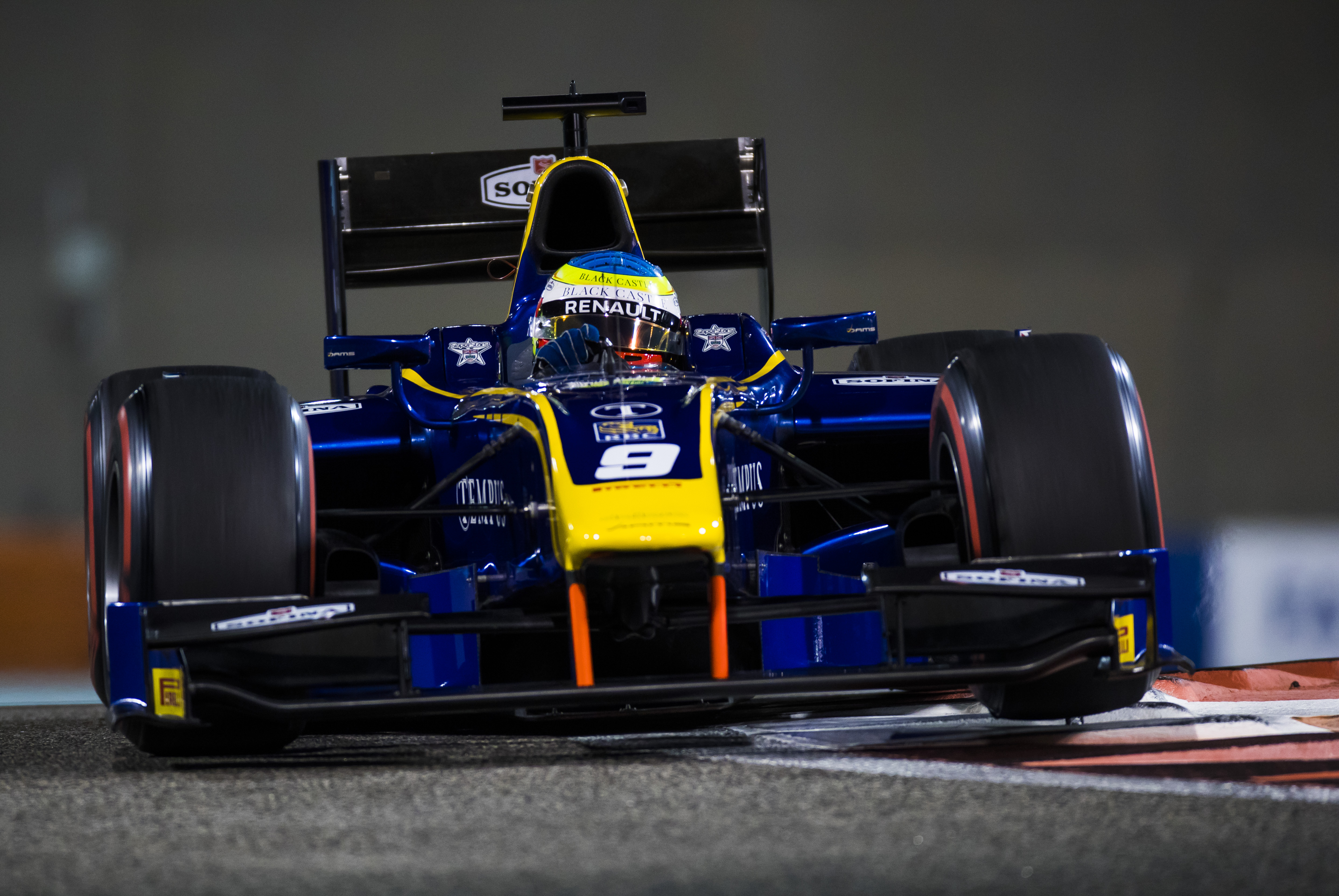 Rowland triumphs in dramatic F2 Abu Dhabi feature