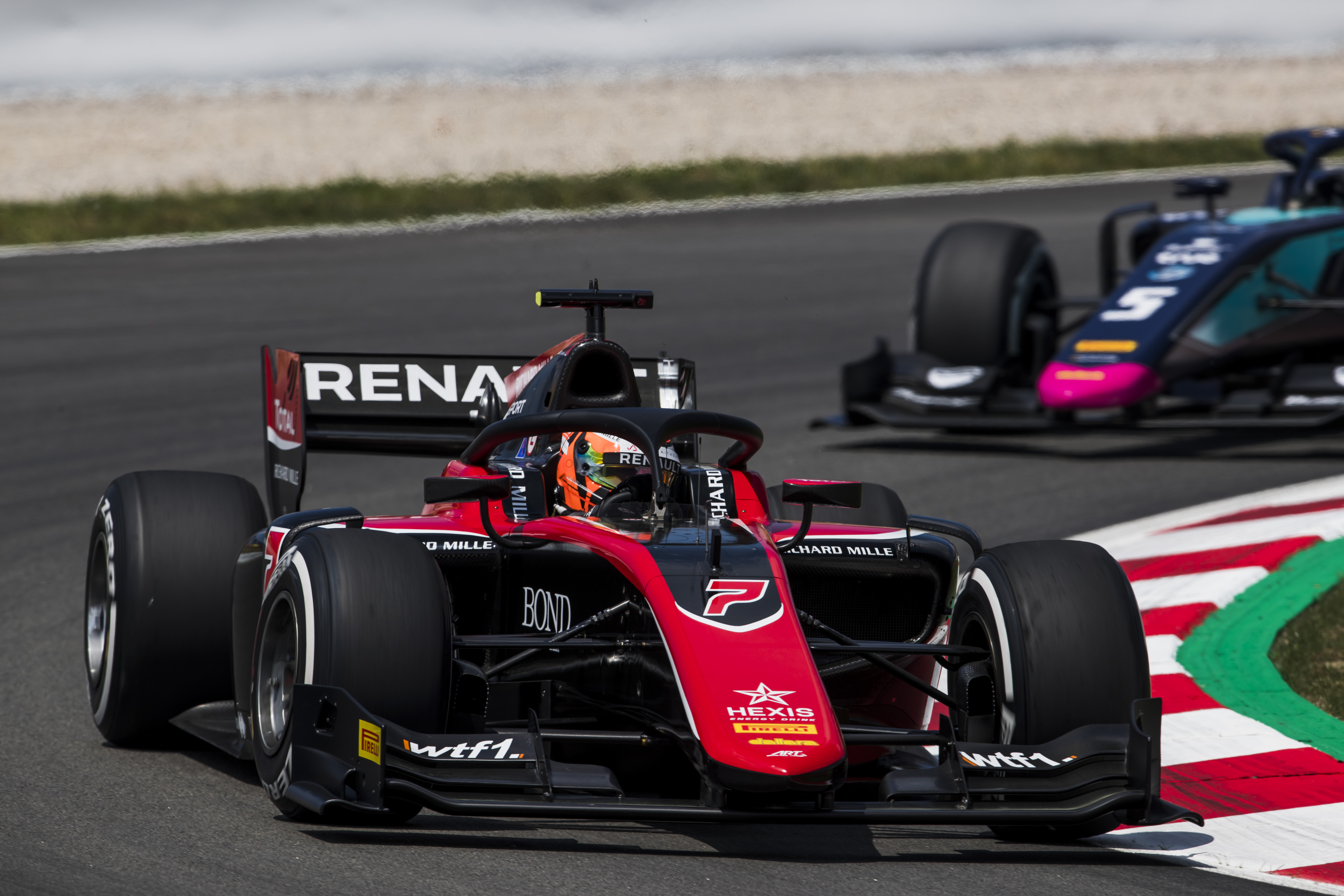 Aitken seizes maiden F2 victory in incident-packed sprint