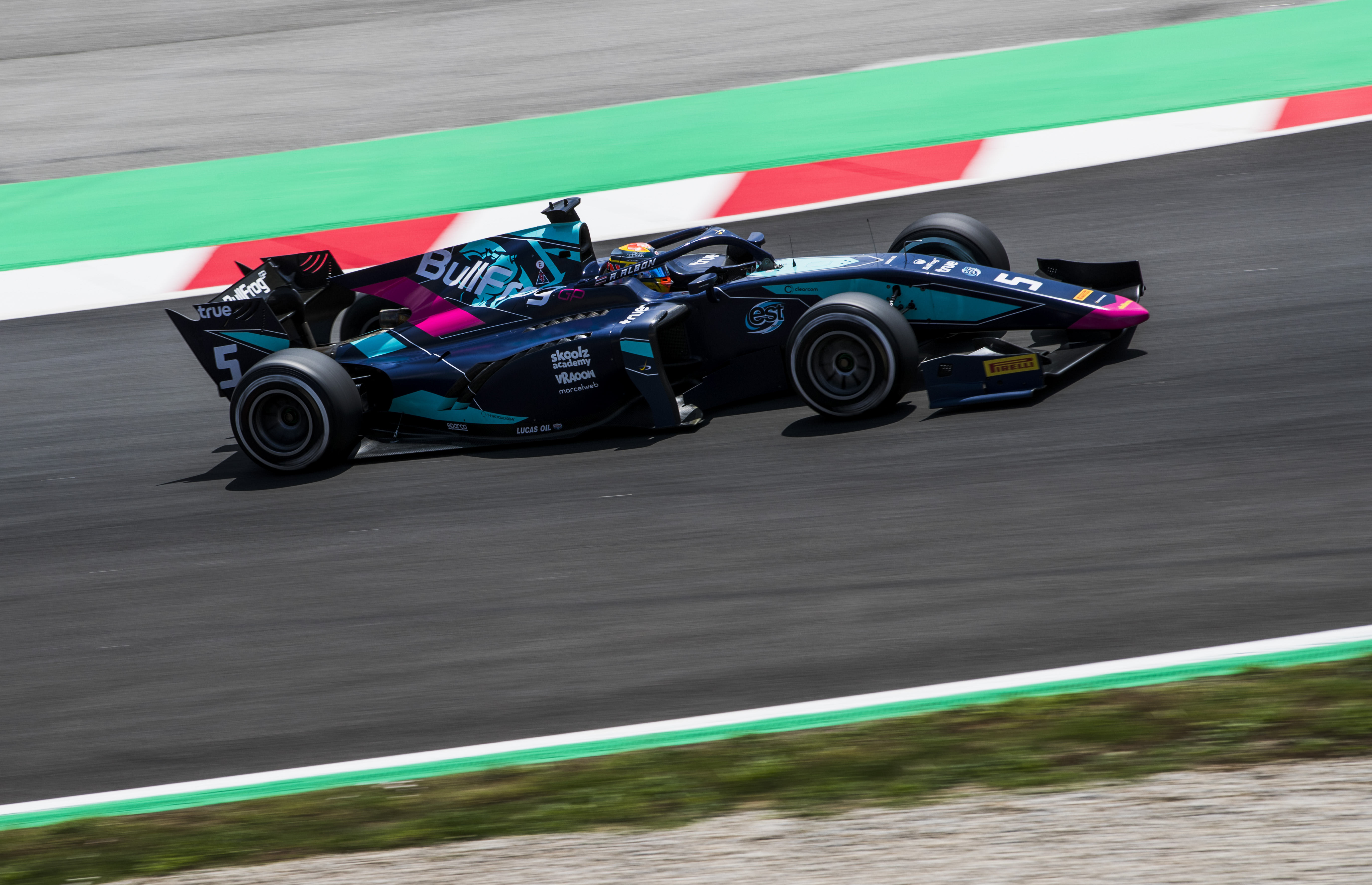 Albon dominates qualifying to take second F2 pole