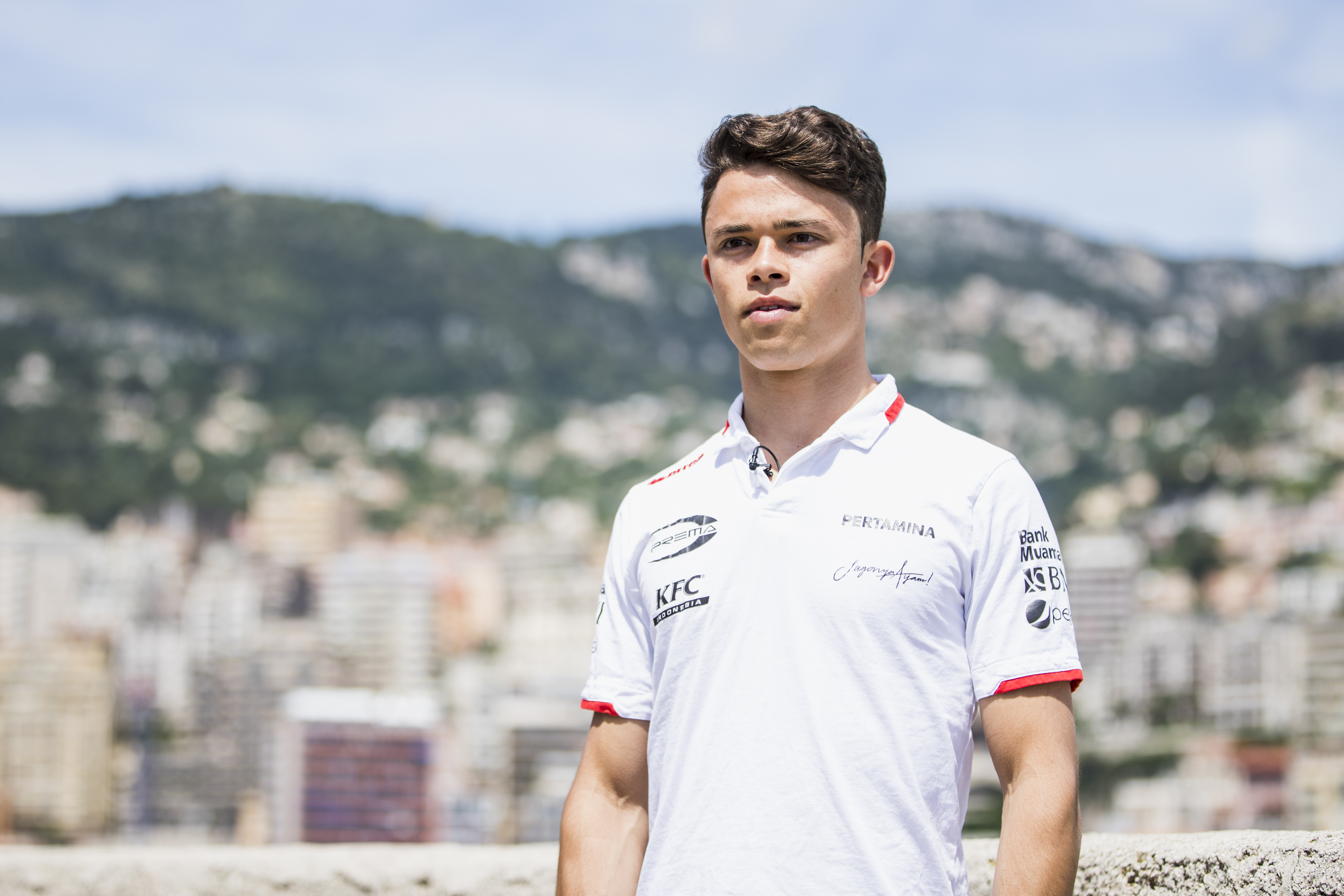 De Vries 0.6s clear in Monaco F2 practice