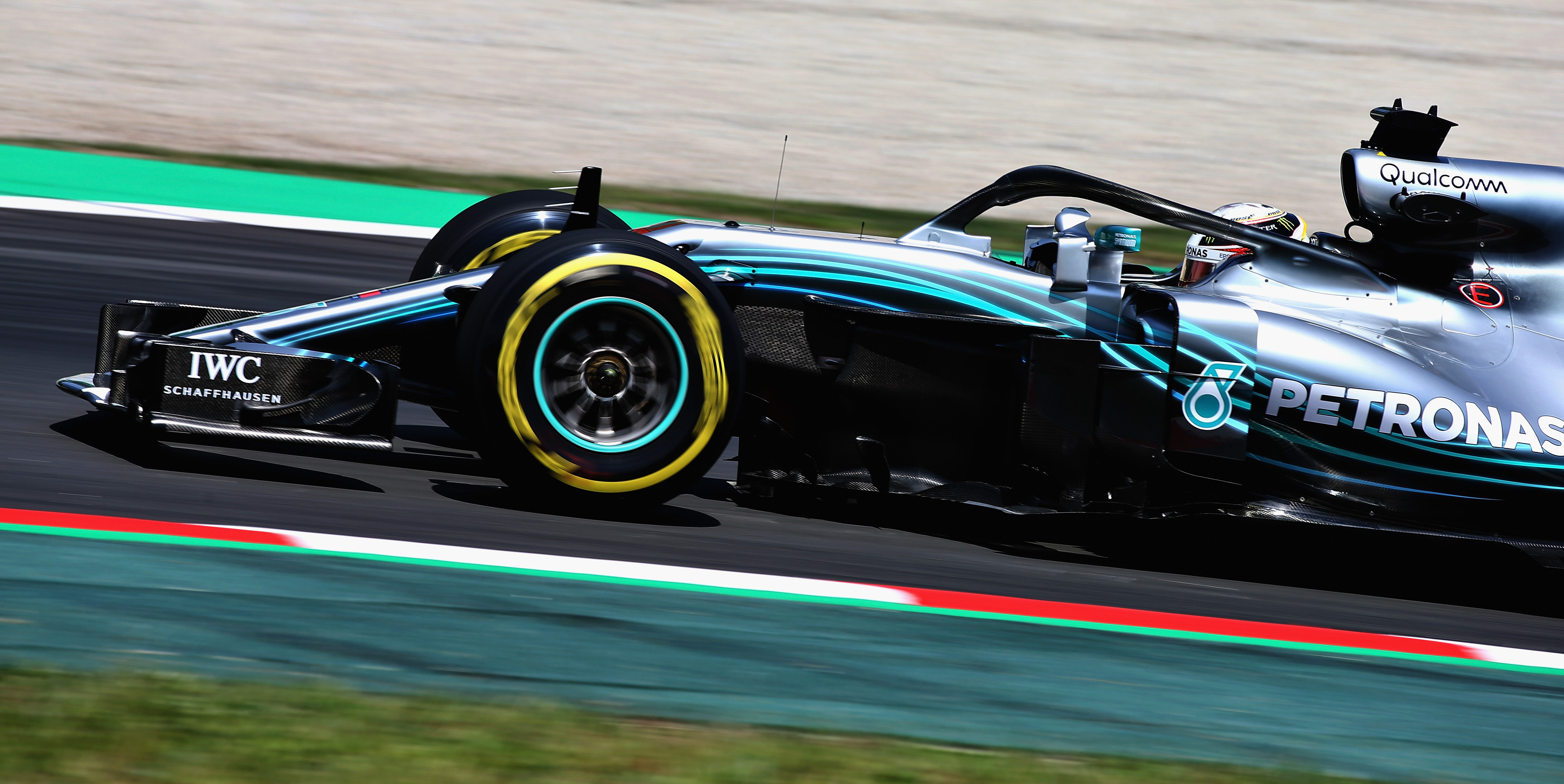 Hamilton leads Red Bulls in Spain FP2