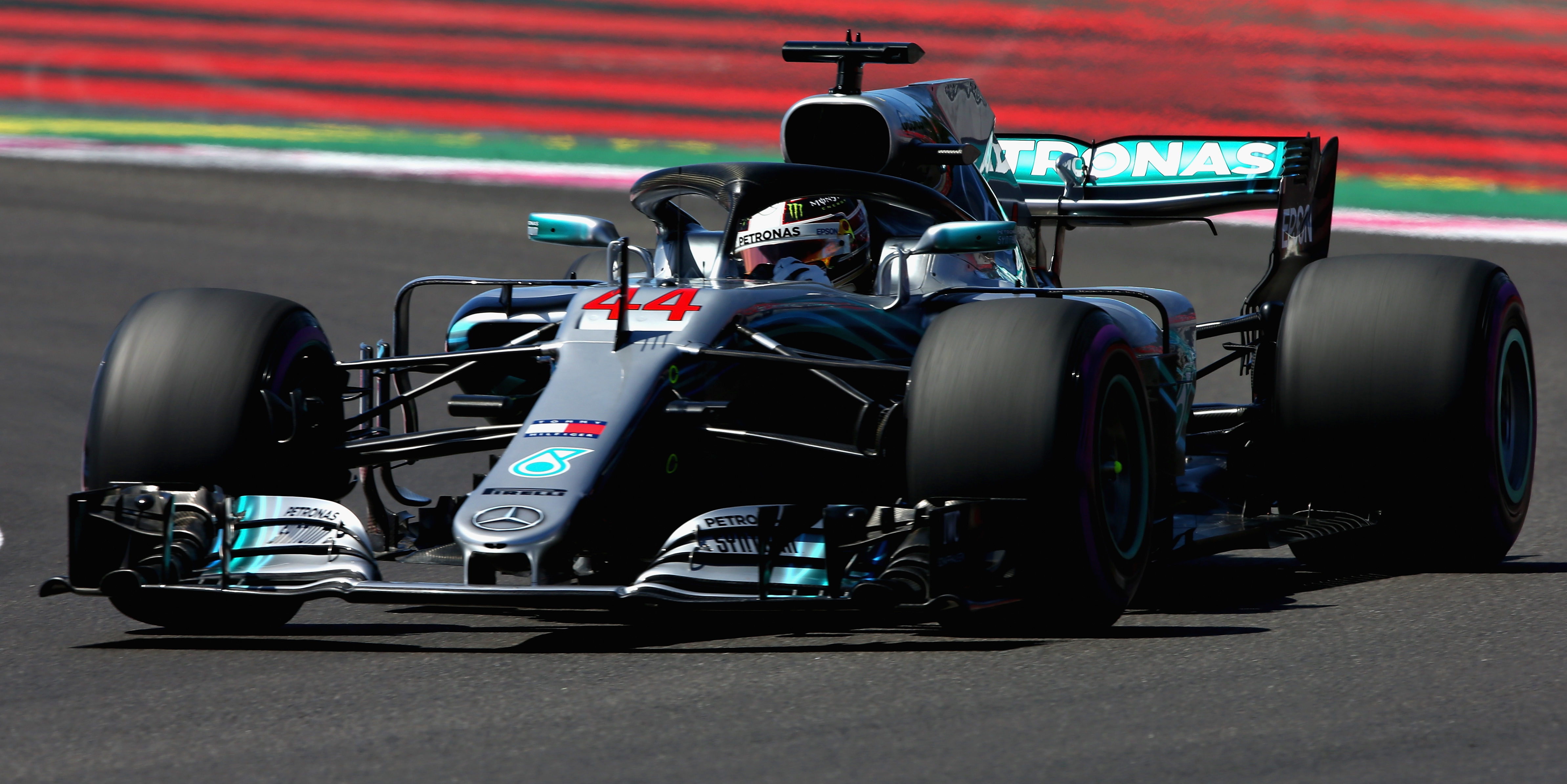 Hamilton fastest in FP1, Ericsson crashes