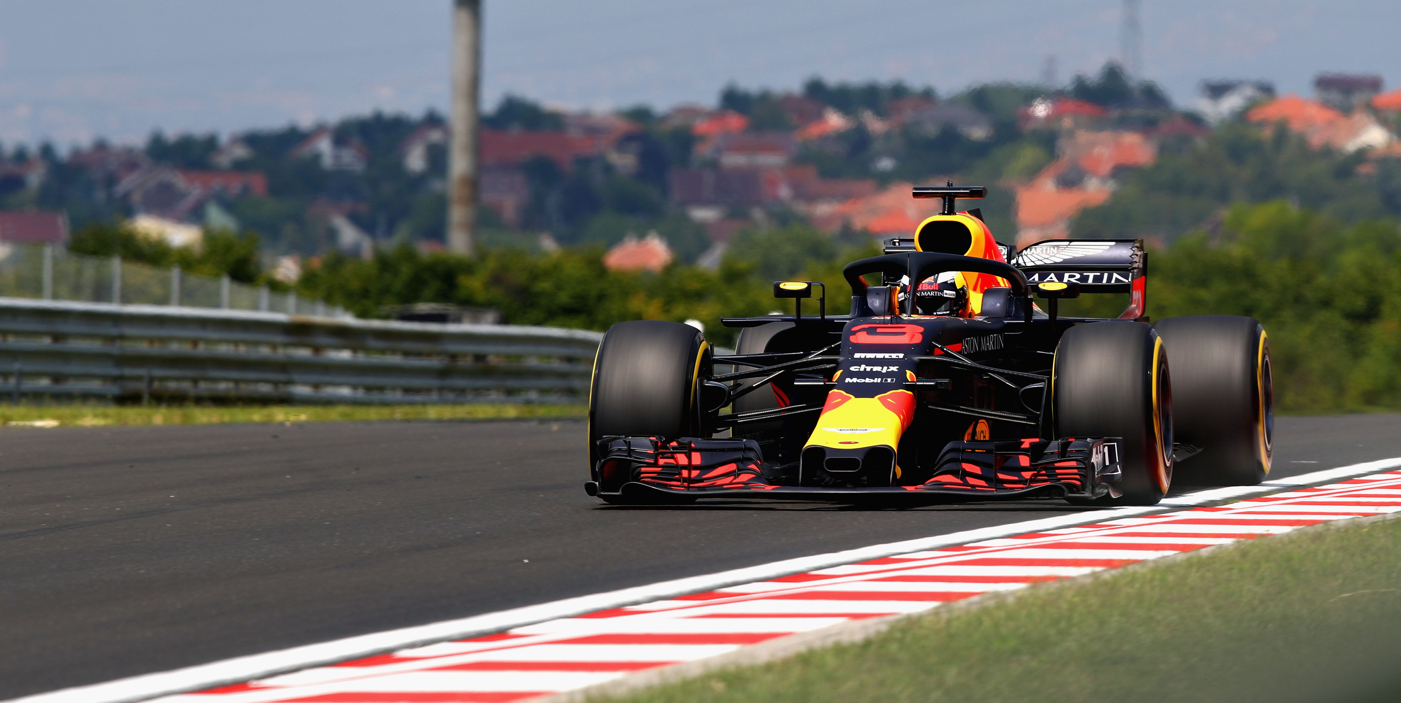 Ricciardo edges Vettel in Hungary opening practice