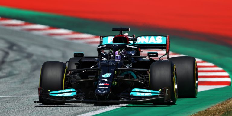 Hamilton downplays victory chances, predicts ‘cruise’ for Verstappen