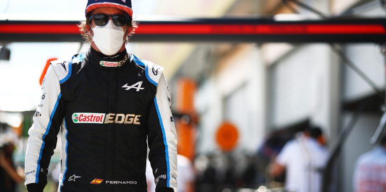 Alpine confirms Alonso renewal for 2022