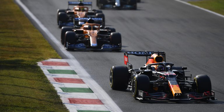 Hamilton expects ‘easy win’ for Verstappen after falling to P5 in sprint