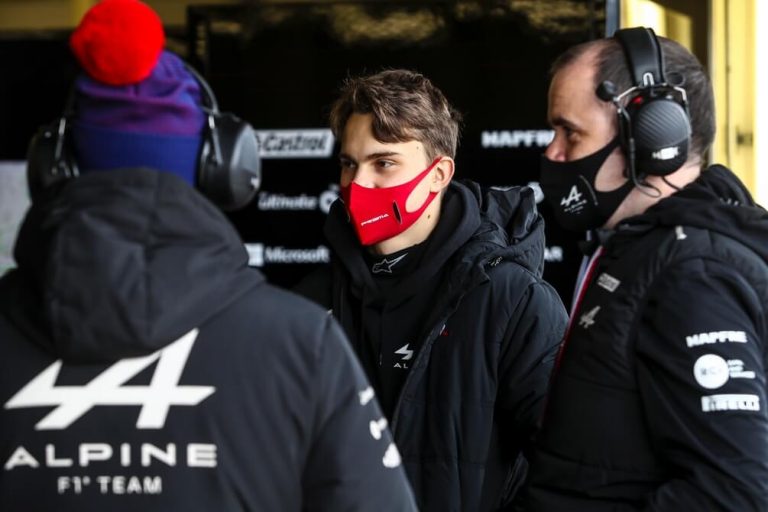 Alfa Romeo not ‘in a rush’ to confirm second driver, downplays Piastri link