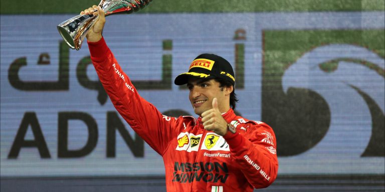Ferrari eyes talks with Sainz to discuss F1 future over winter