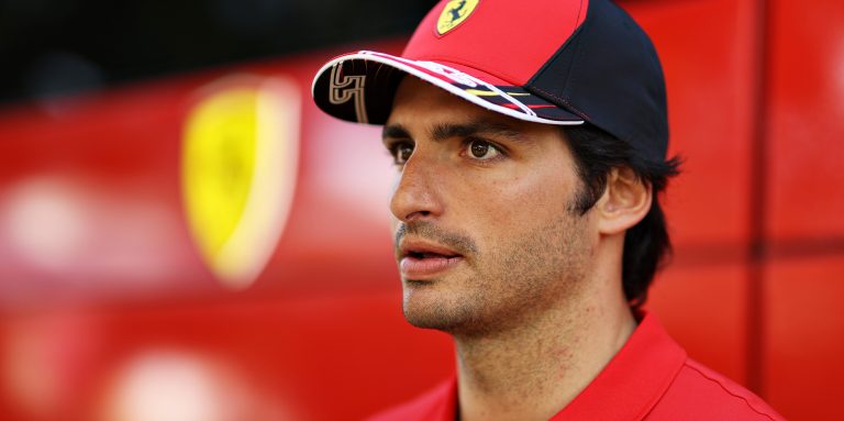 Sainz extends Ferrari F1 contract until 2024