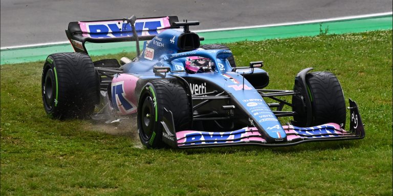 Alonso left ruing ‘painful’ bad luck after latest non finish at Imola